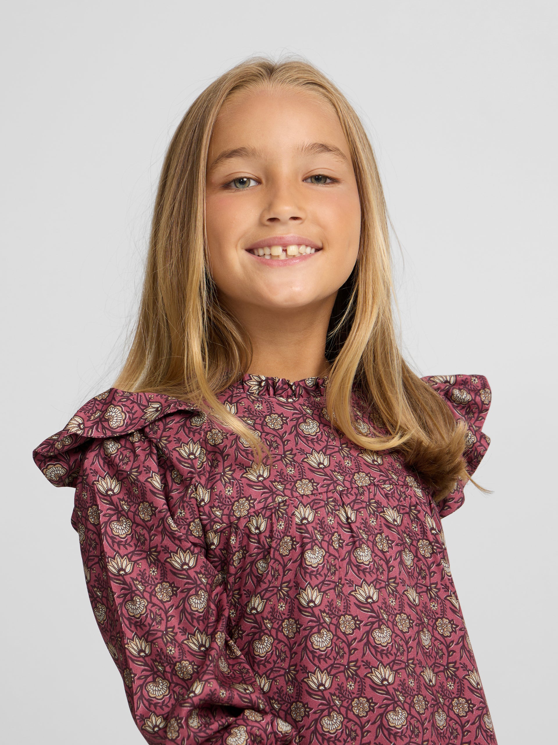 Vestido girl volantes estampado burdeos