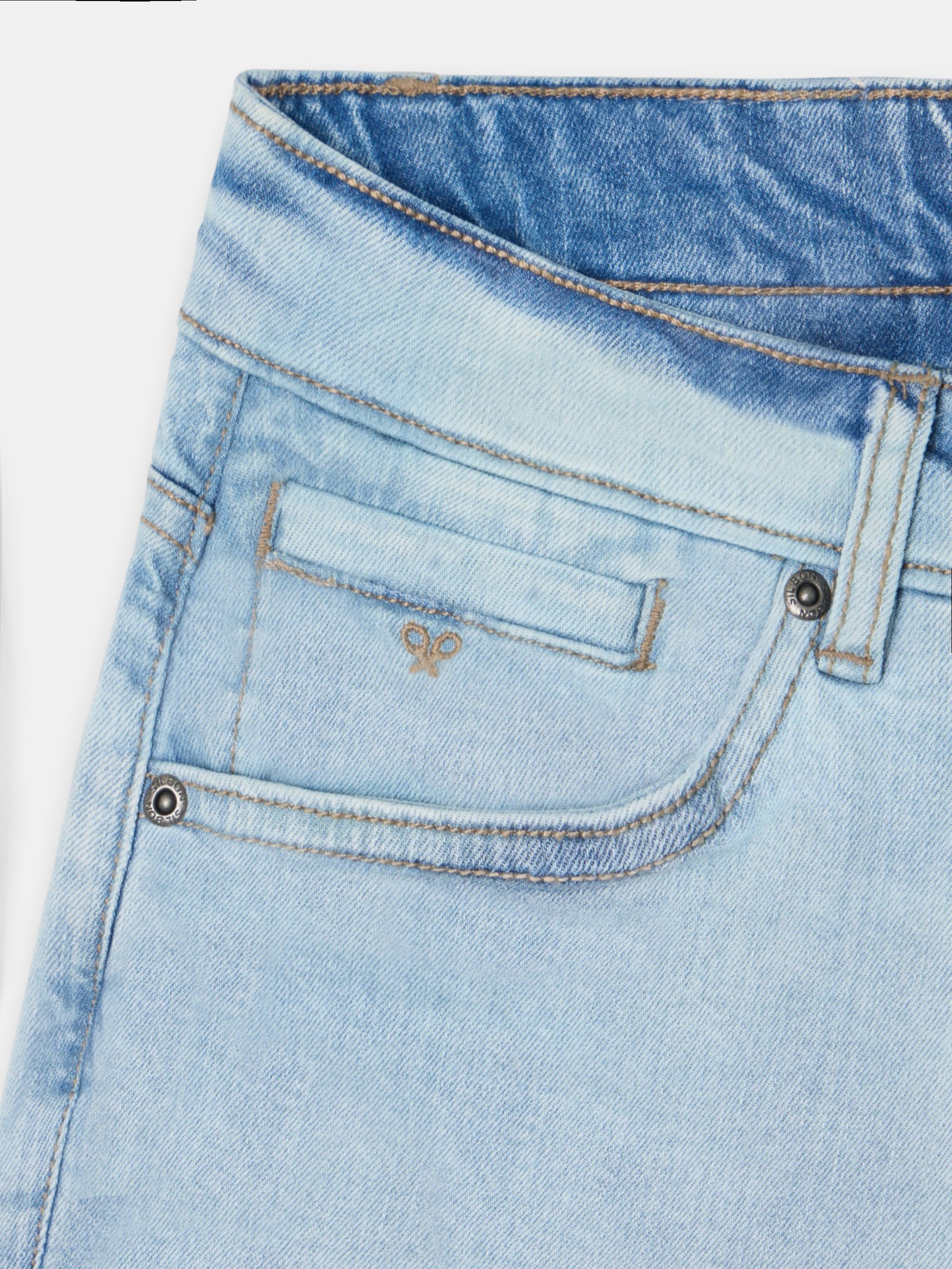 Bermuda cinq poches en denim bleu clair