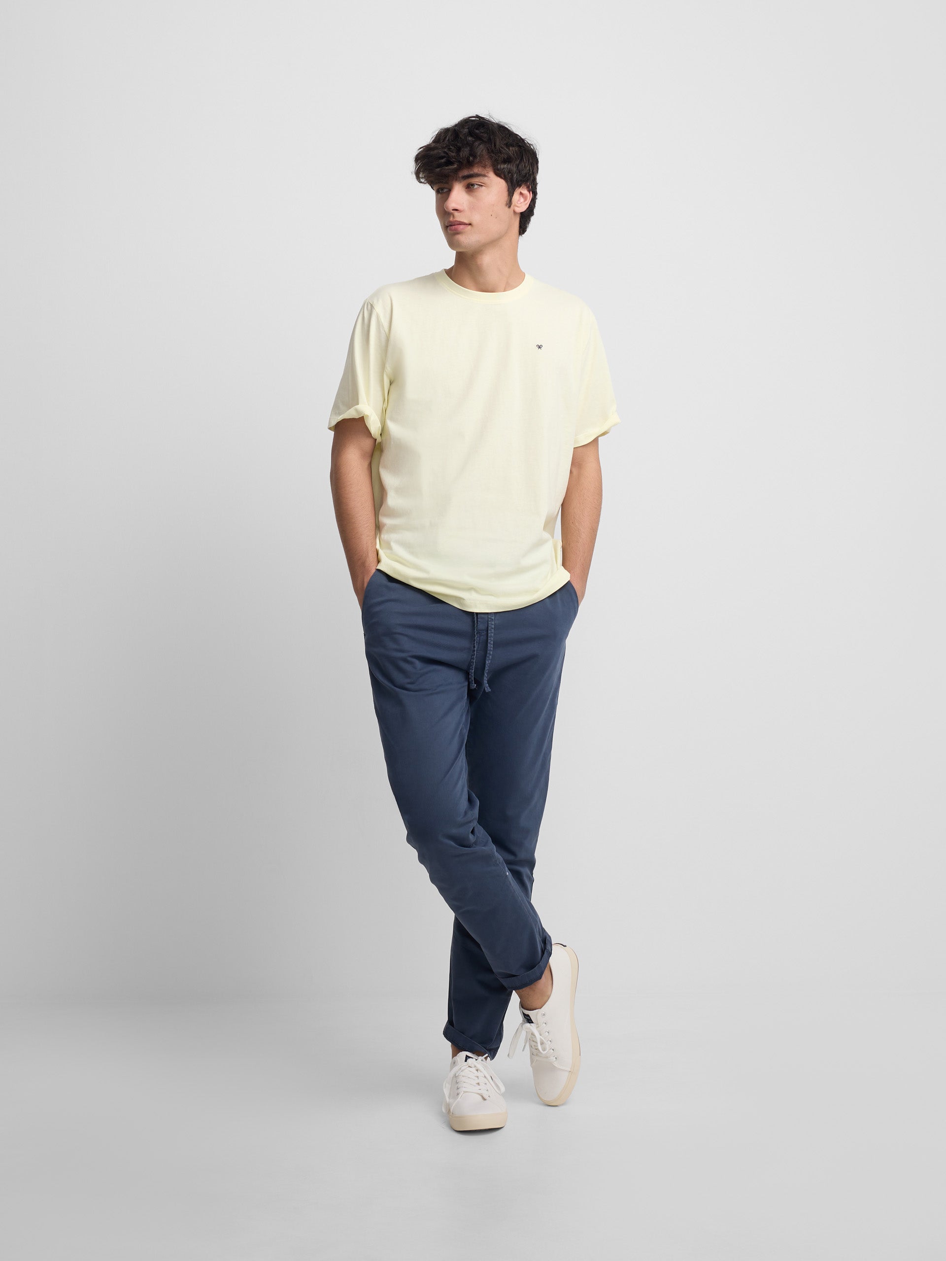 T-shirt jaune à mini logo