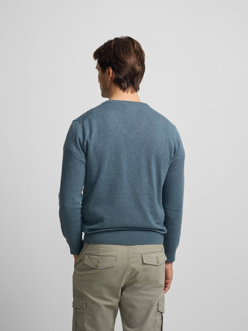 Camisola lisa de decote em bico azul claro