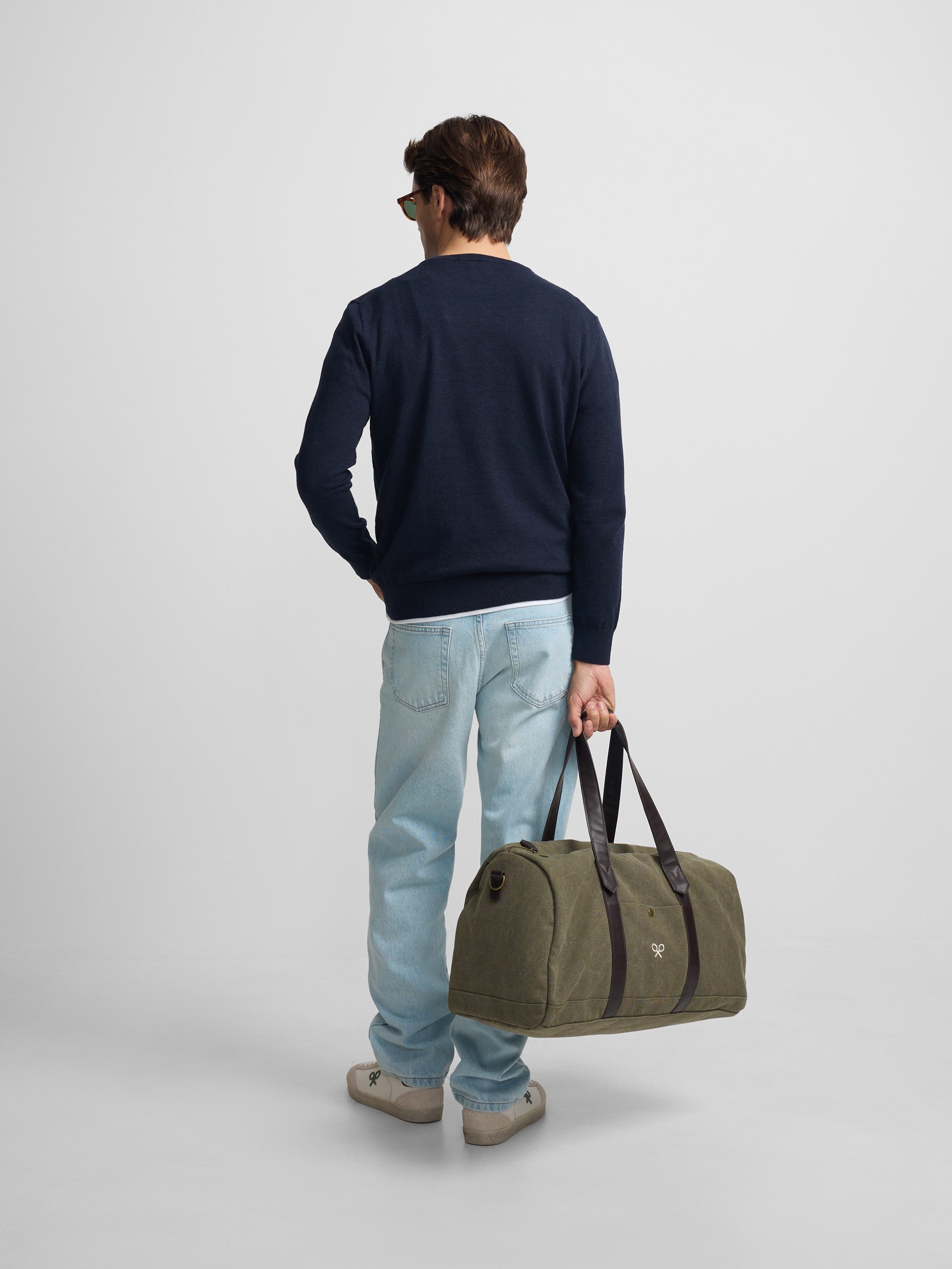 Camisola lisa de gola redonda azul-marinho