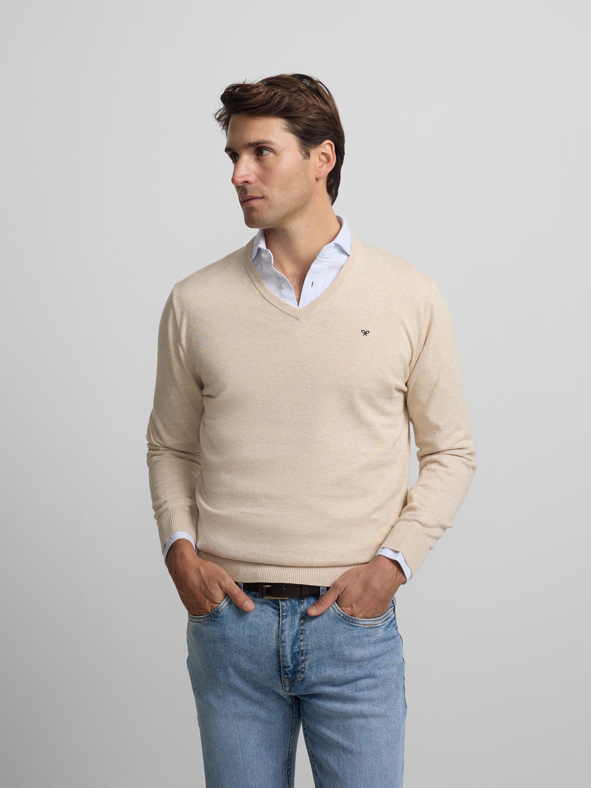 Jersey liso cuello pico crema