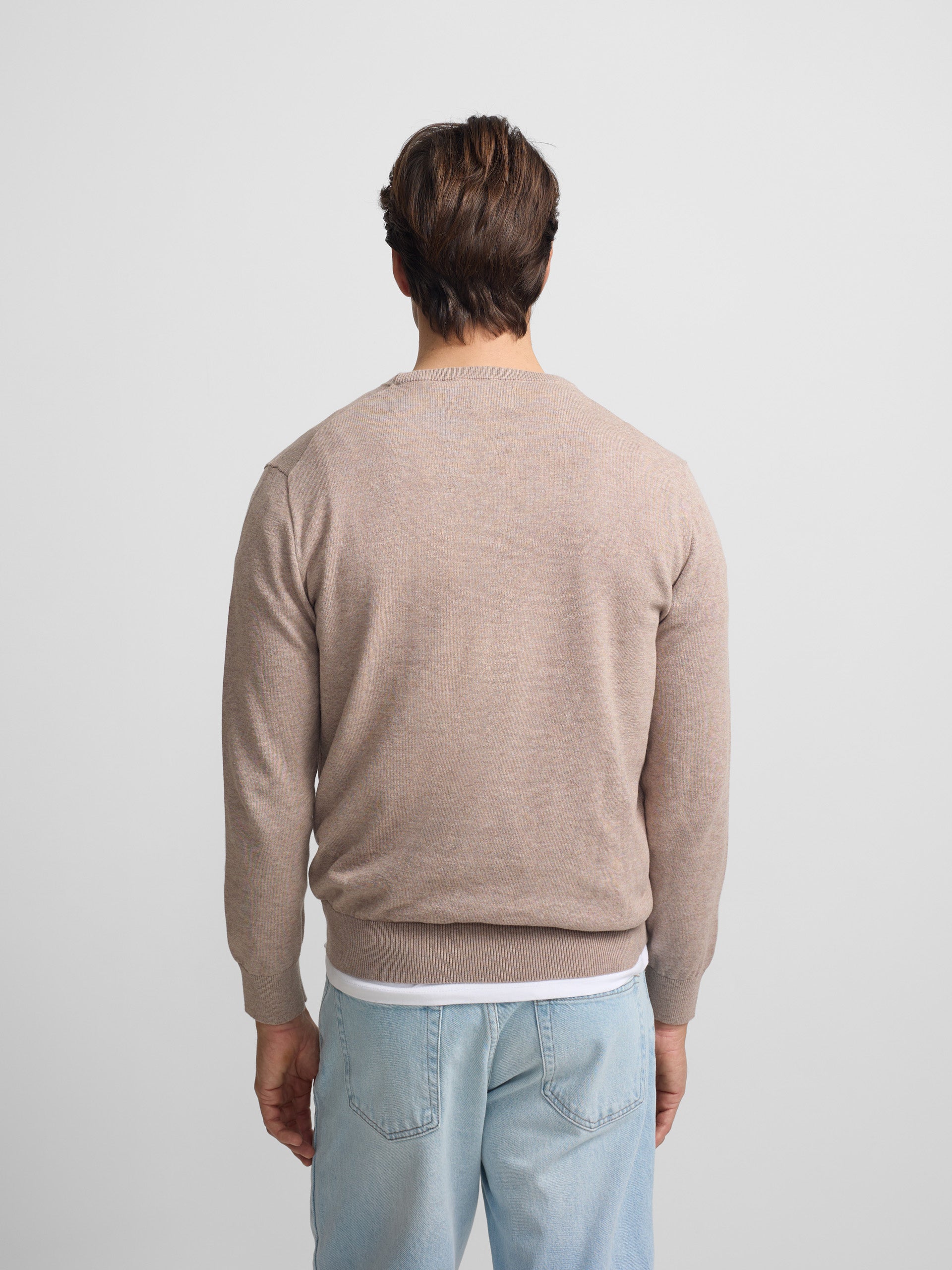 Jersey liso cuello caja beige medio