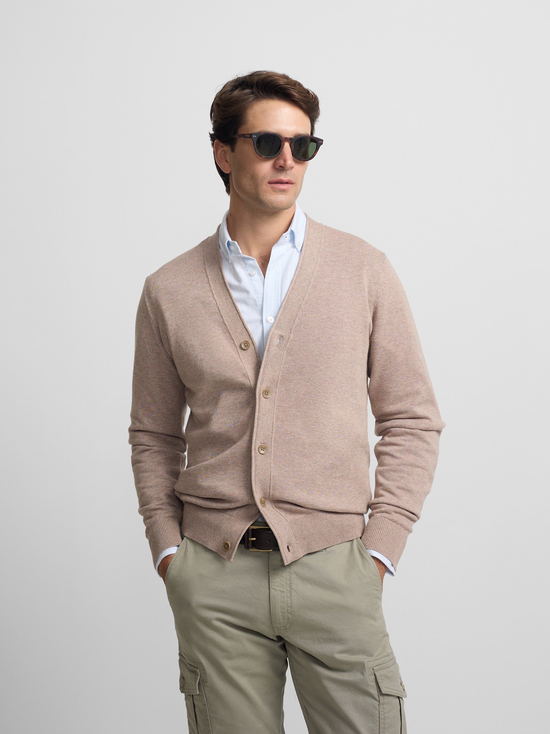 Cardigan botones beige medio