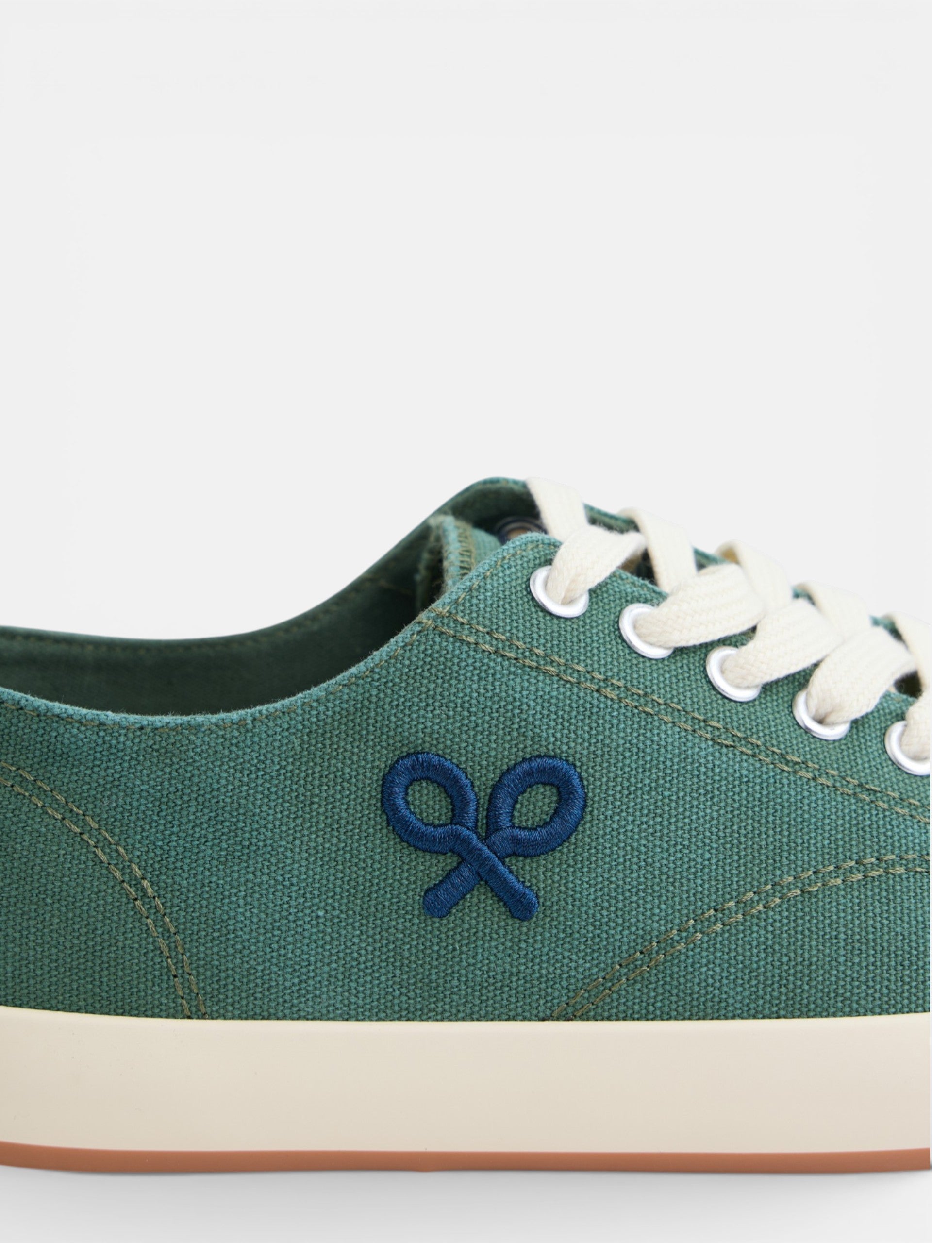 Classic green canvas sneaker