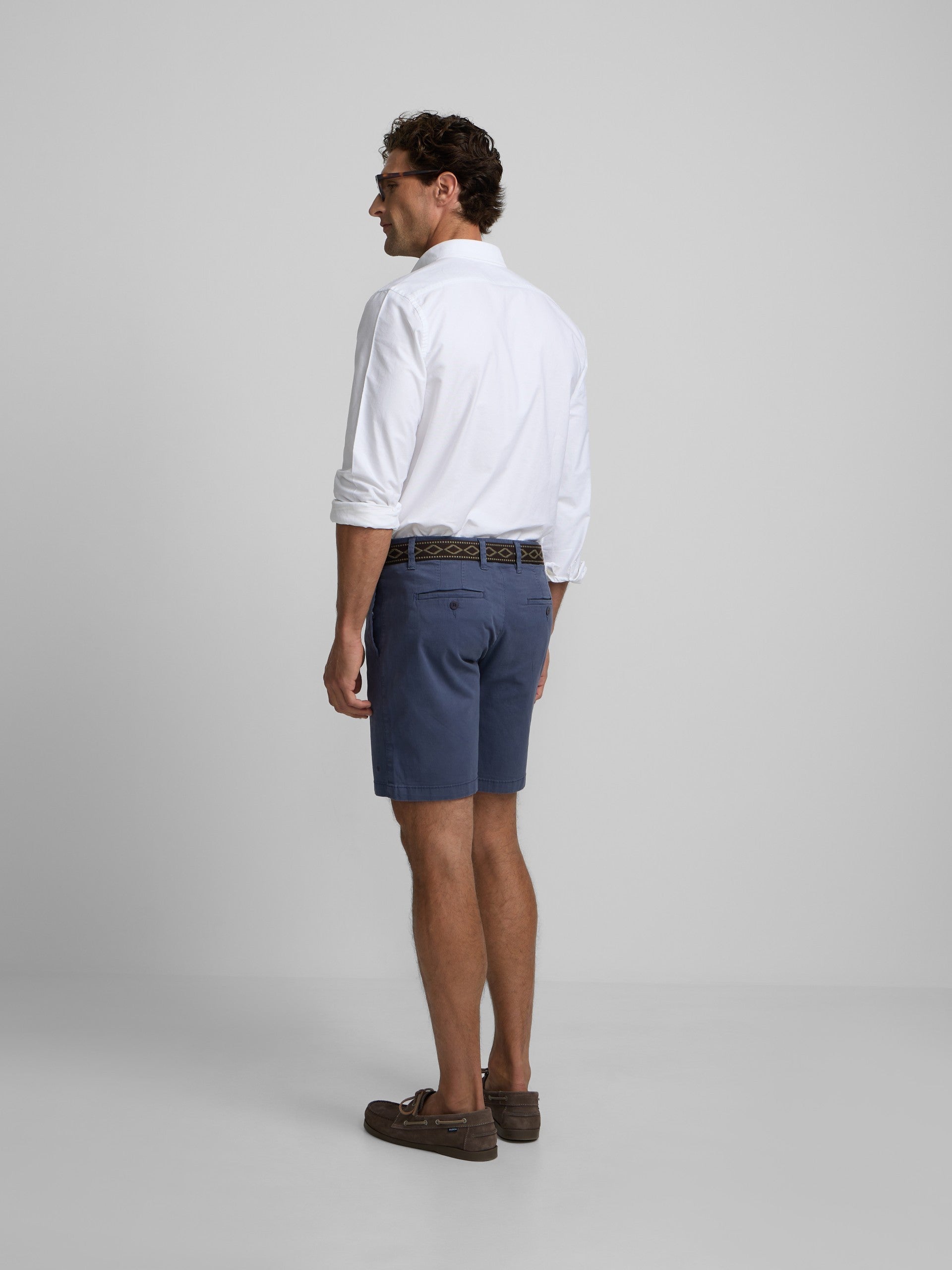 Bermuda classique à pinces bleu indigo