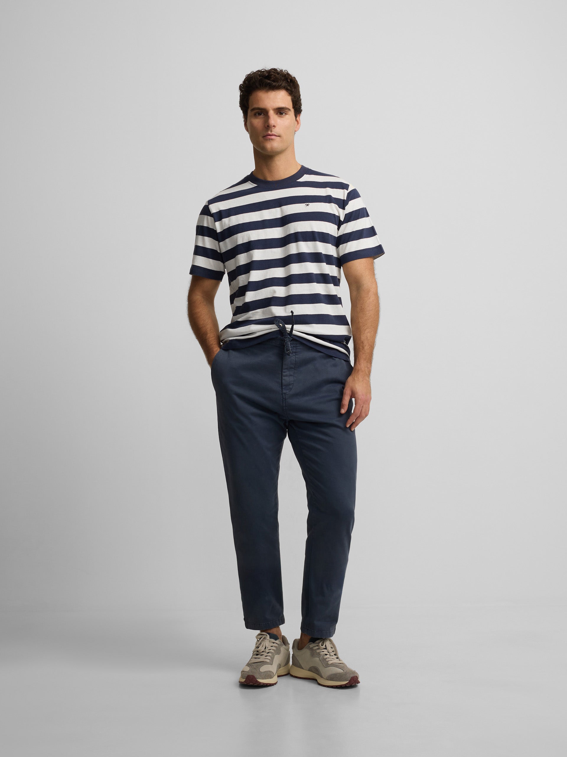 Camiseta minilogo riscas azul-marinho