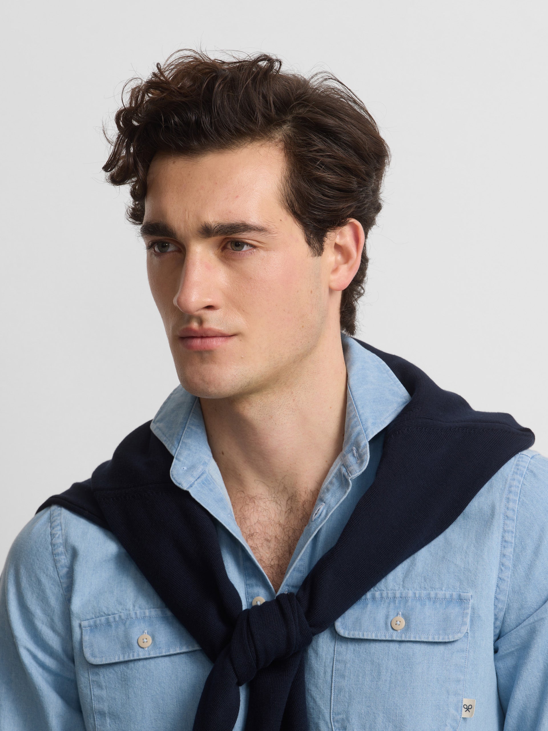 T-shirt de croisière en denim bleu clair avec poches