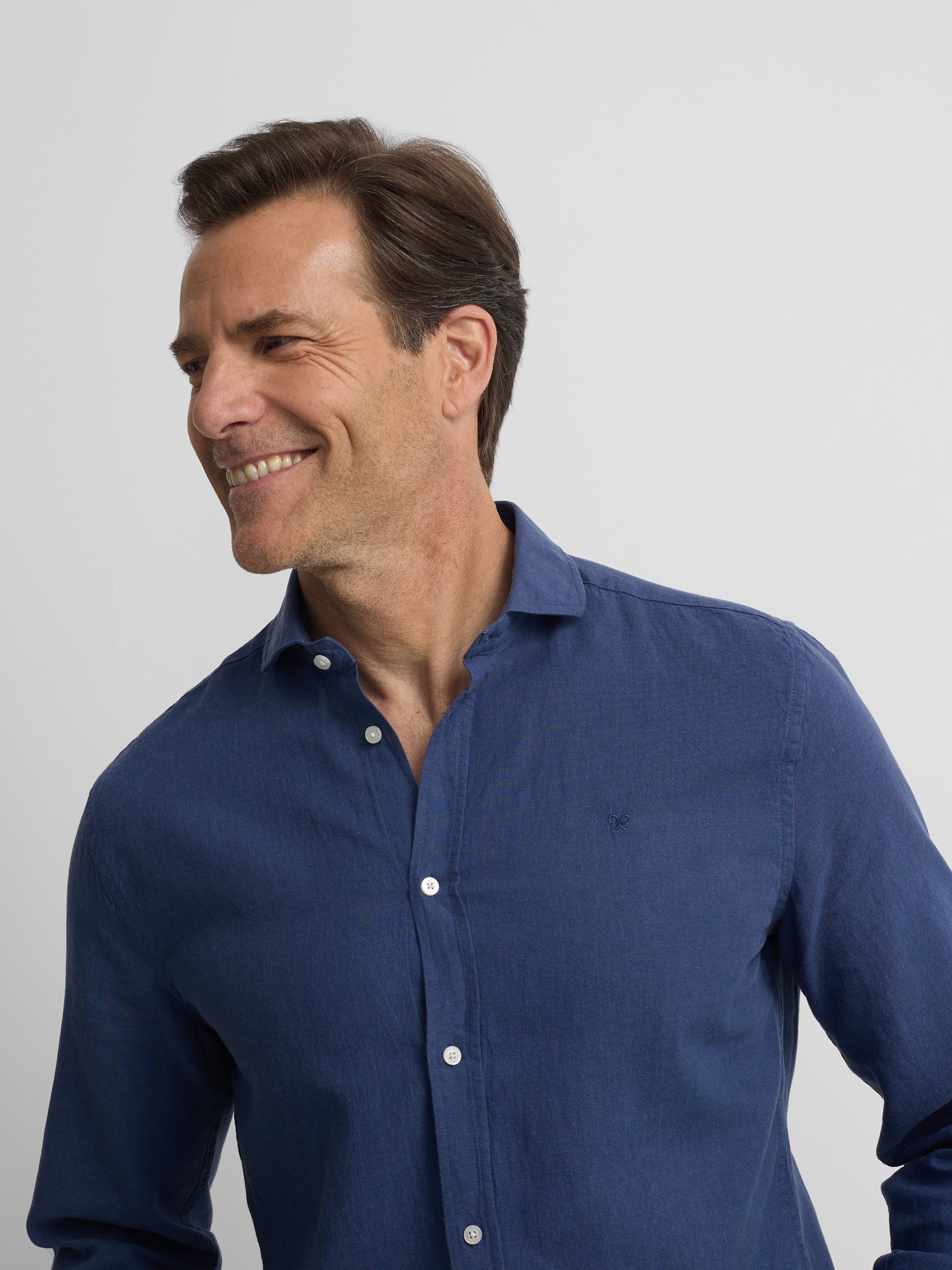 Camisa desportiva de linho azul