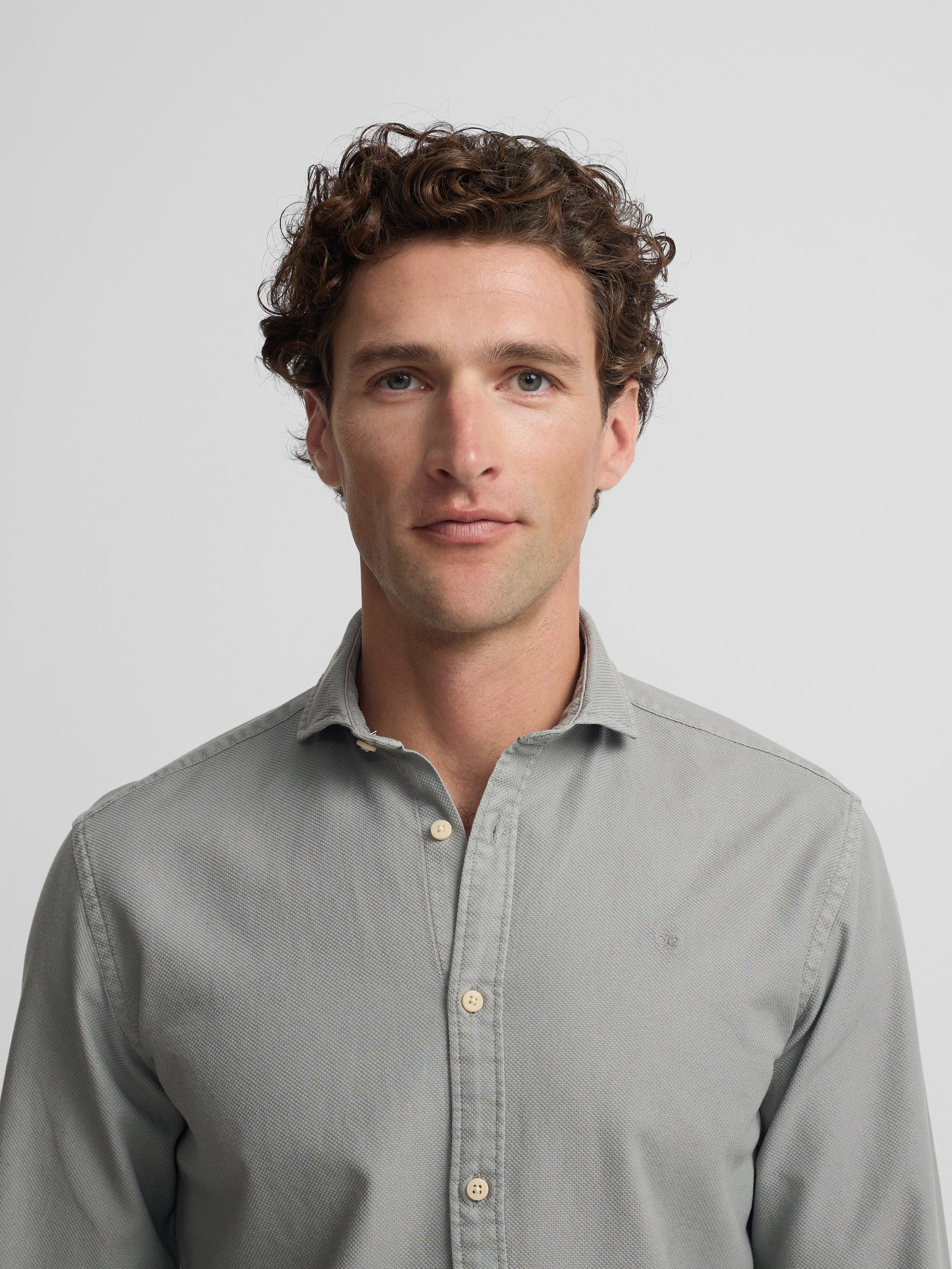 Camisa sport estructura logo verde medio