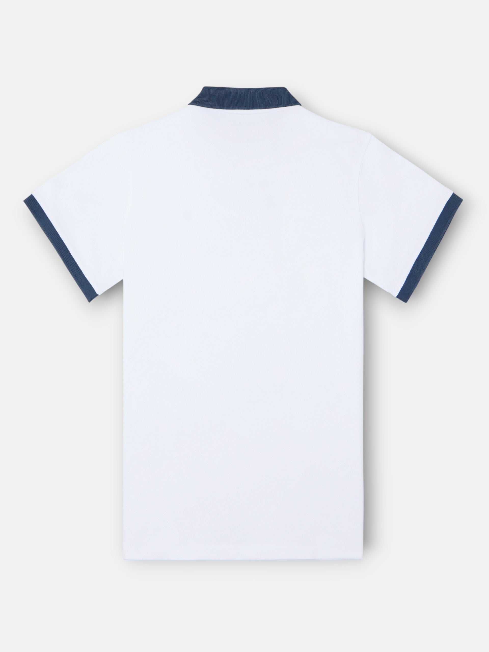 Polo de manga curta com debrum azul-marinho e branco