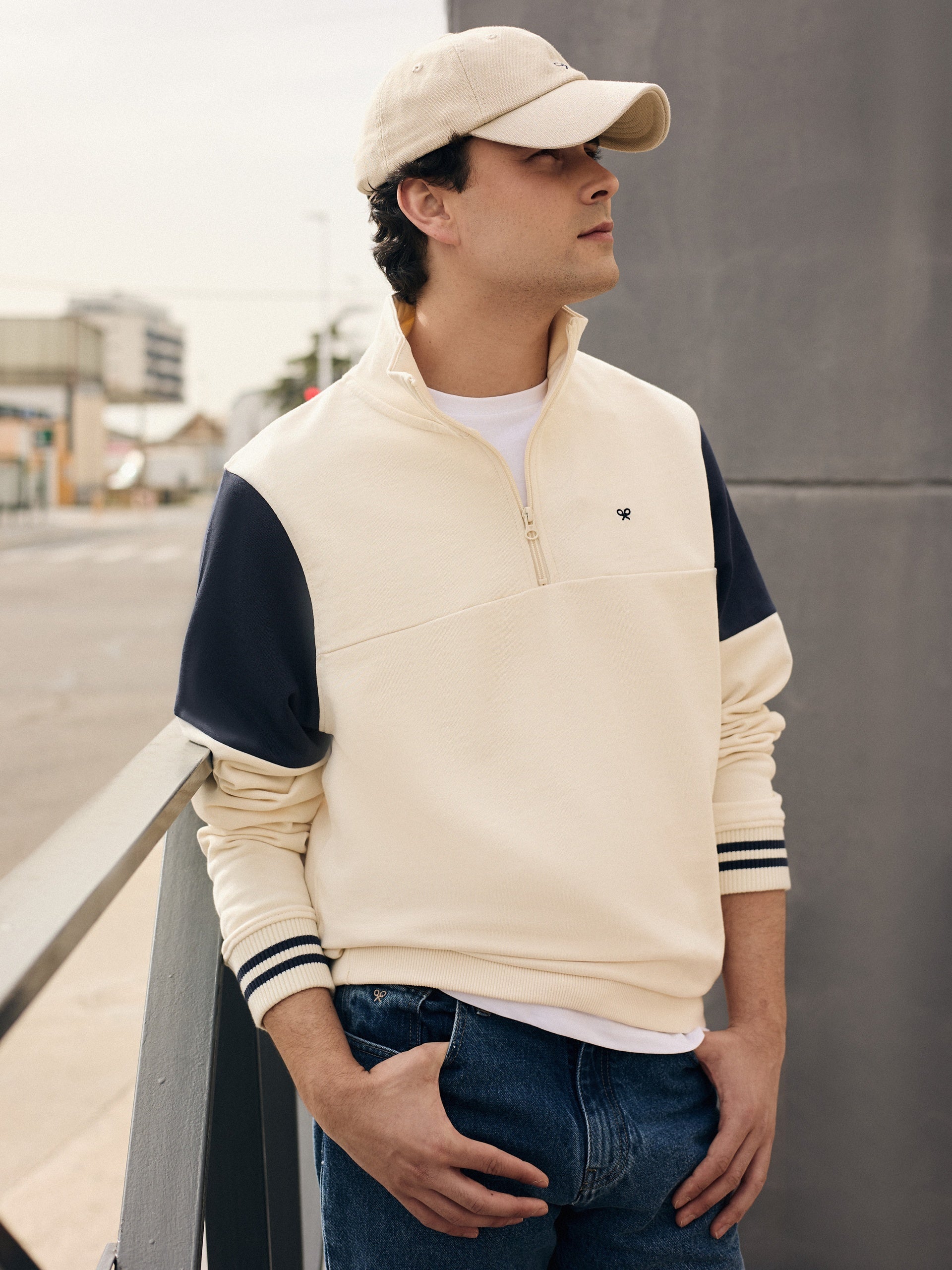 Sudadera media cremallera vintage crema