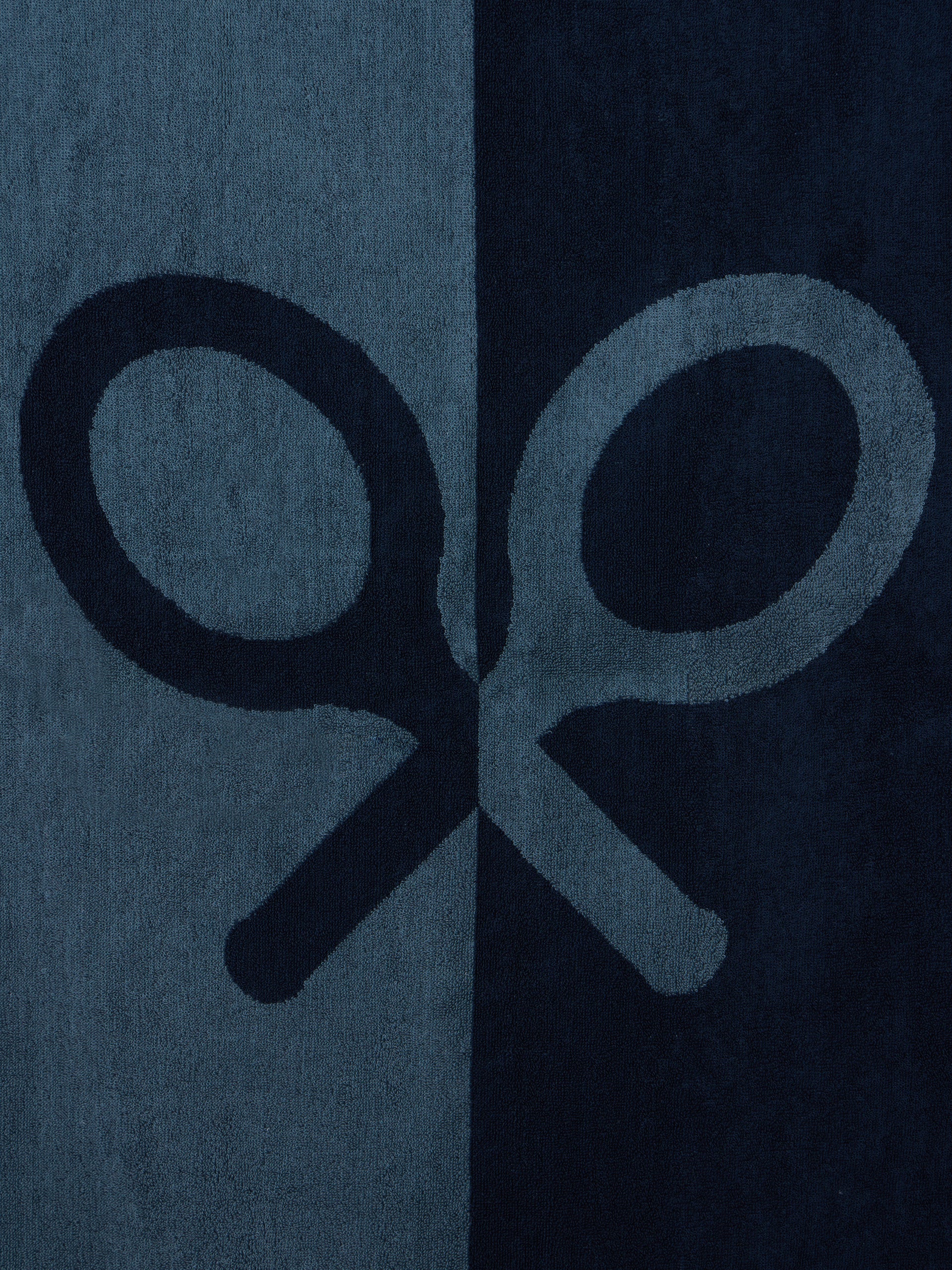 Two-tone navy blue towel