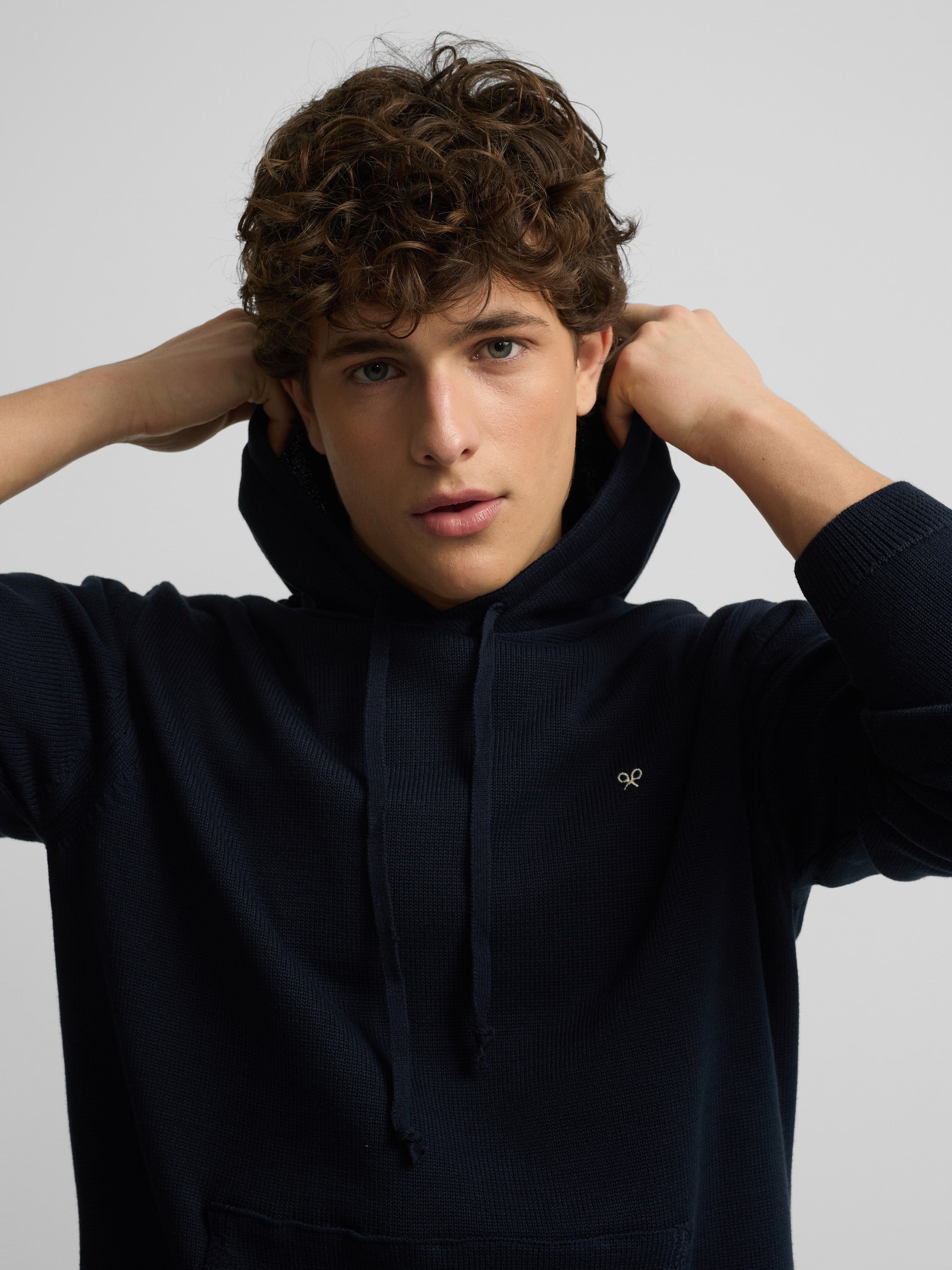 Jersey liso capucha azul marino