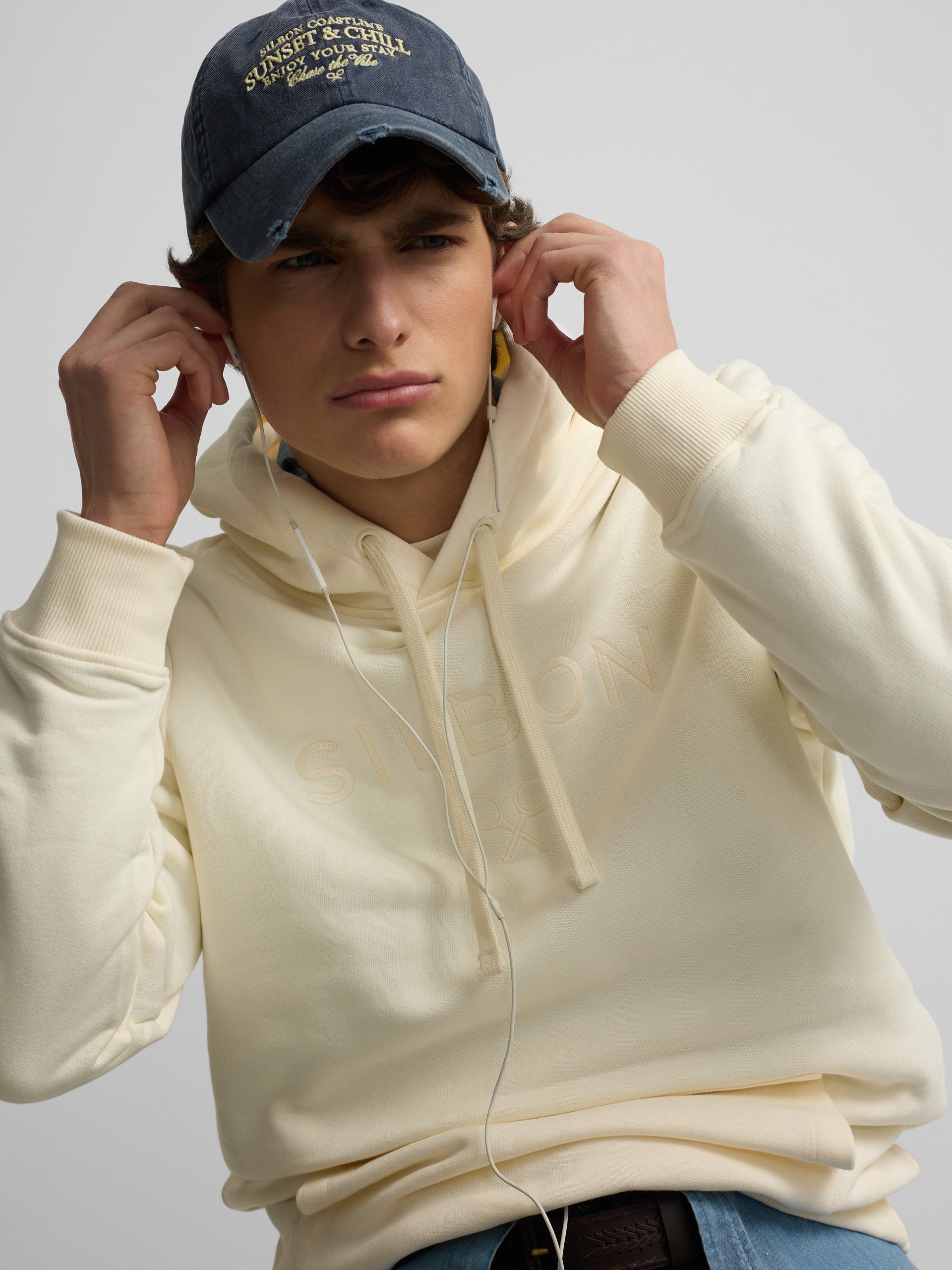 Silbon half-racket cream hoodie