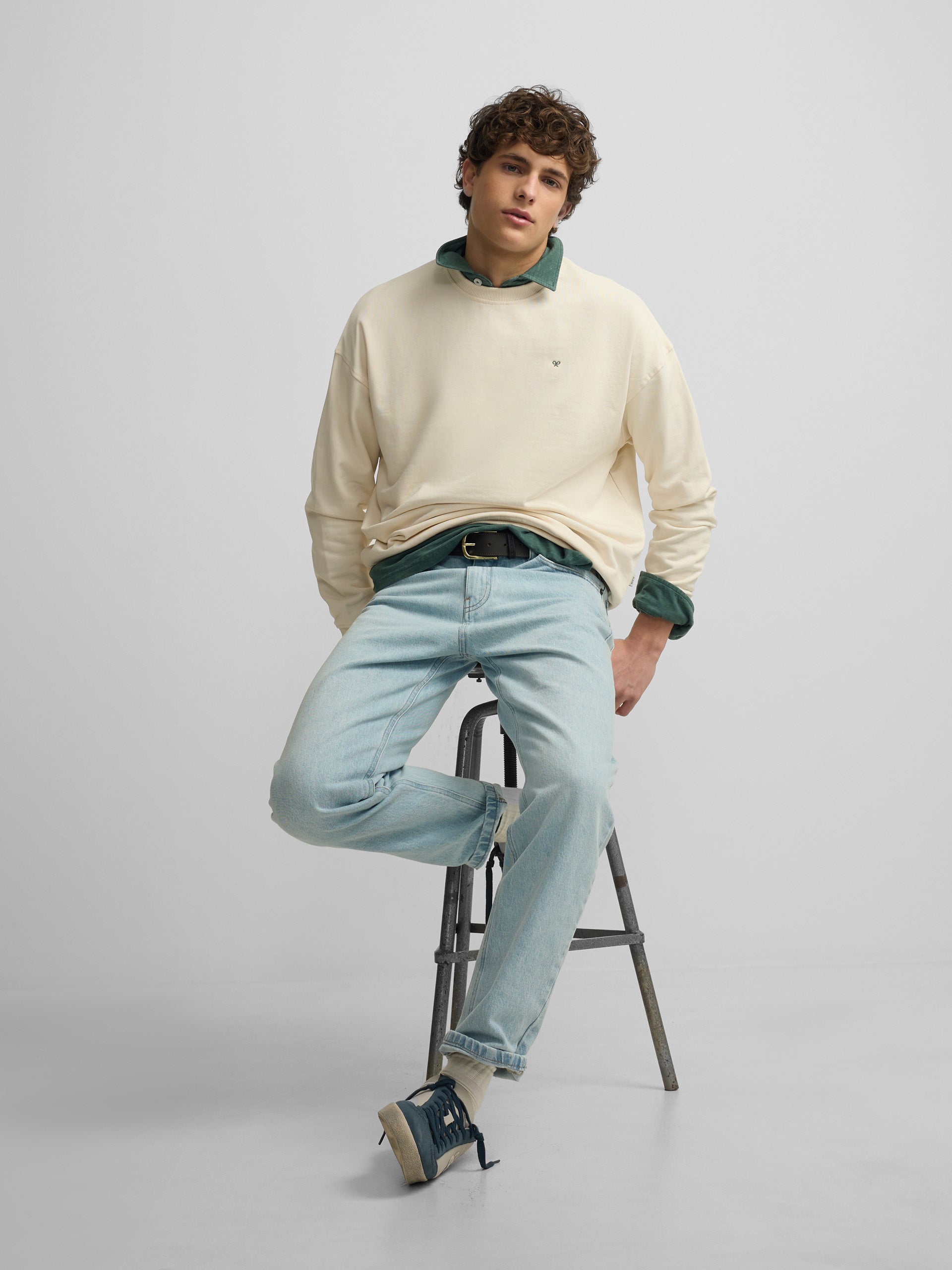 Sudadera relaxed fit plans crema