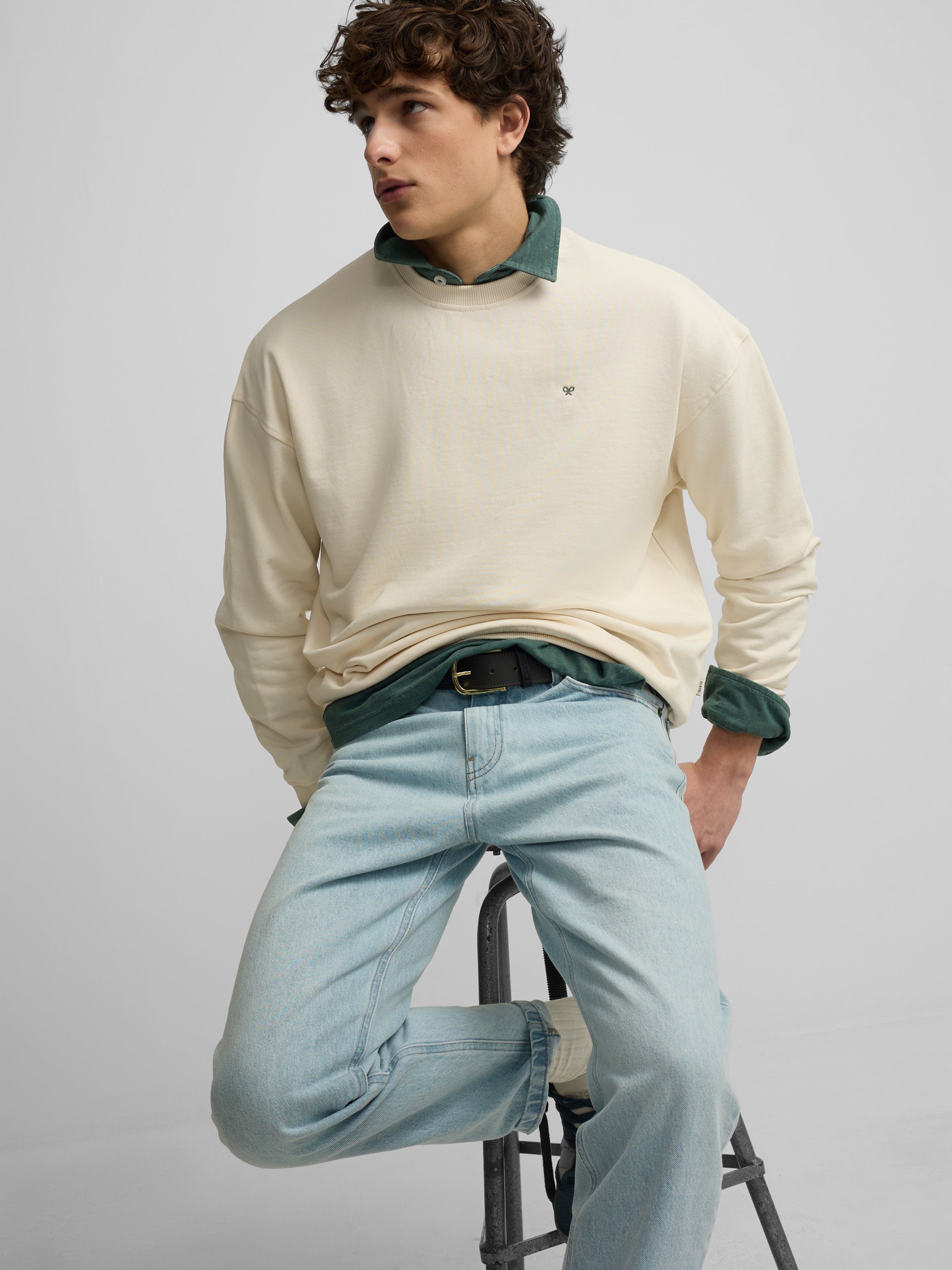 Sudadera relaxed fit plans crema