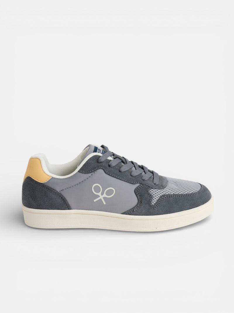 Light green two-tone sneaker