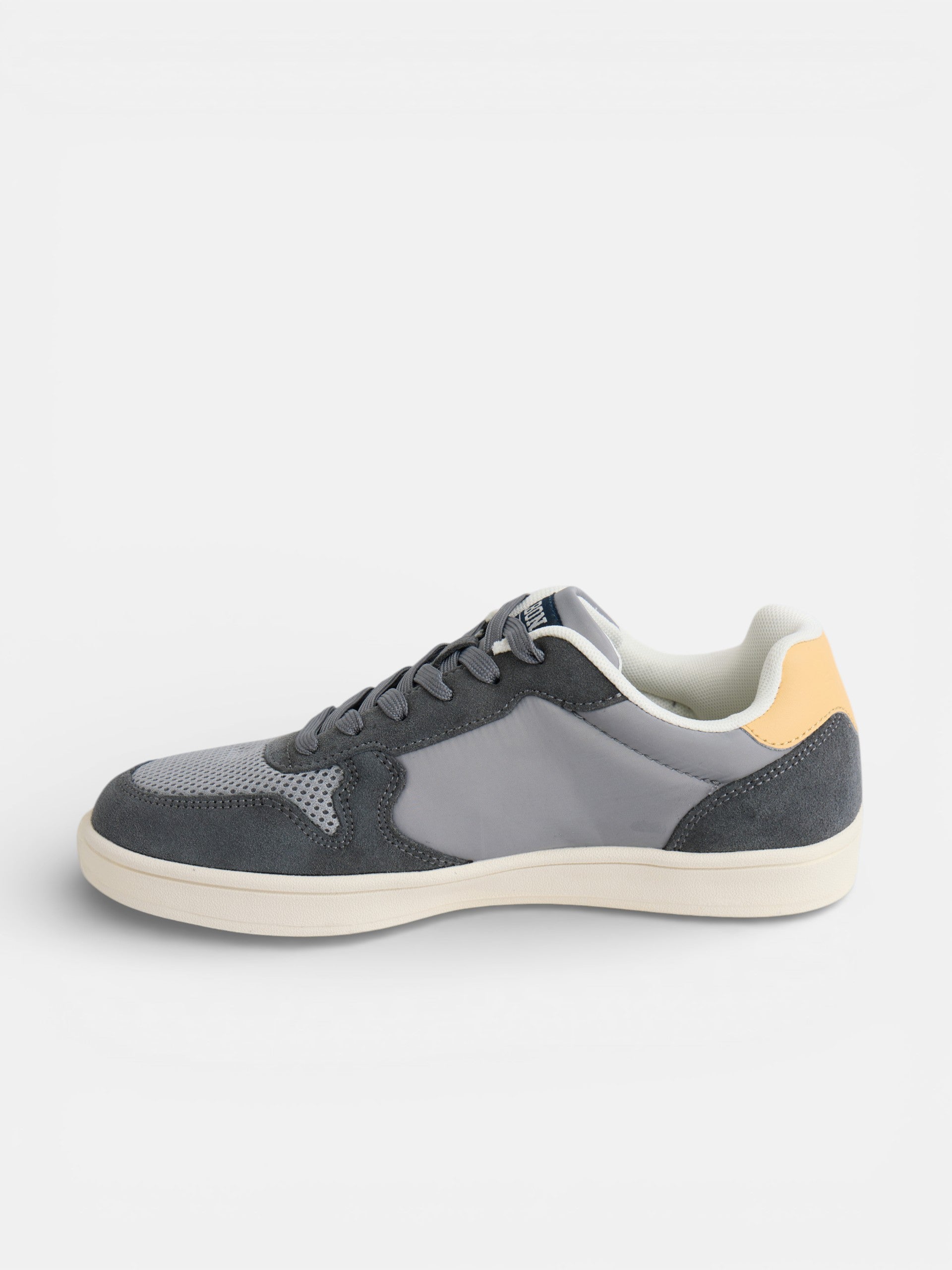 Two-tone light green sneaker