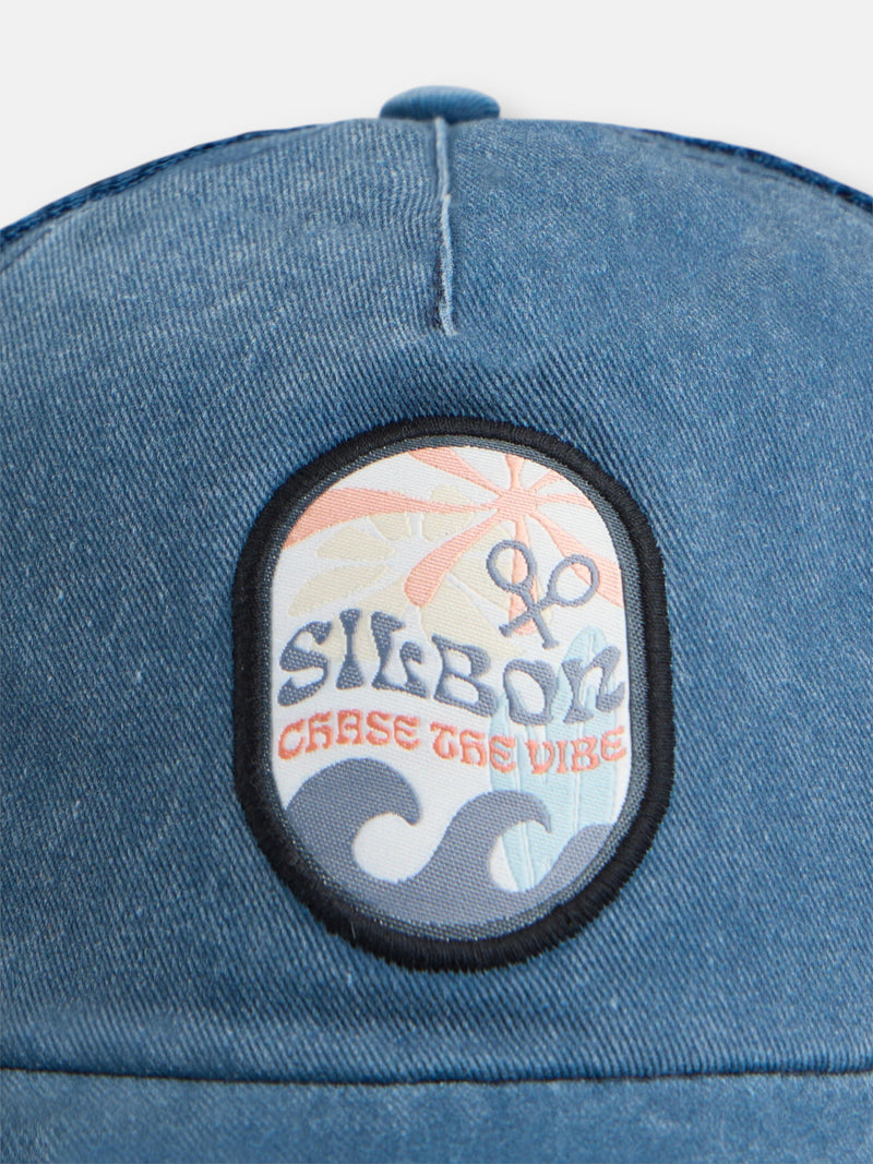 Gorra trucker chase the vibe azul marino