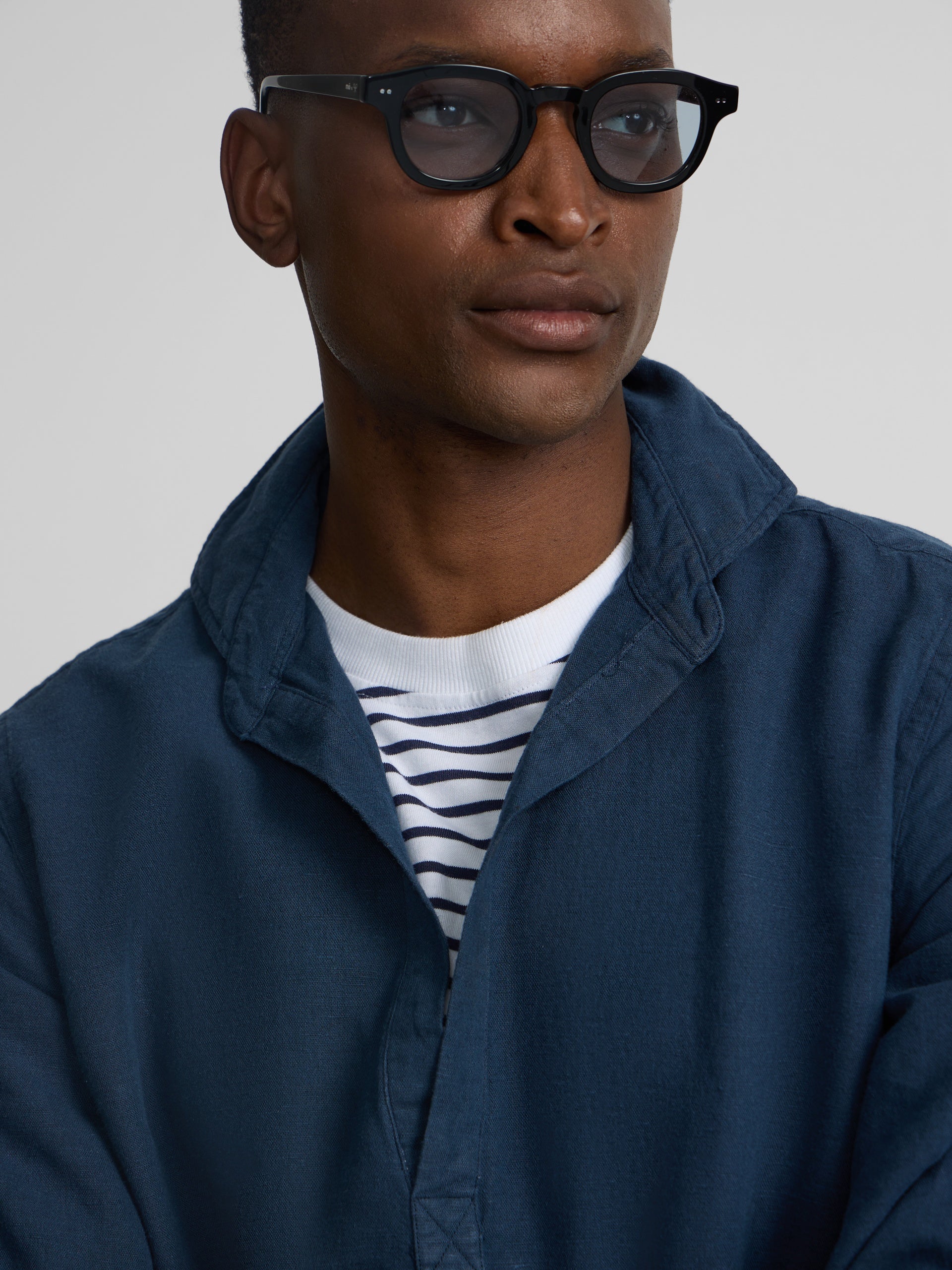 Camisa de linho lisa azul-marinho