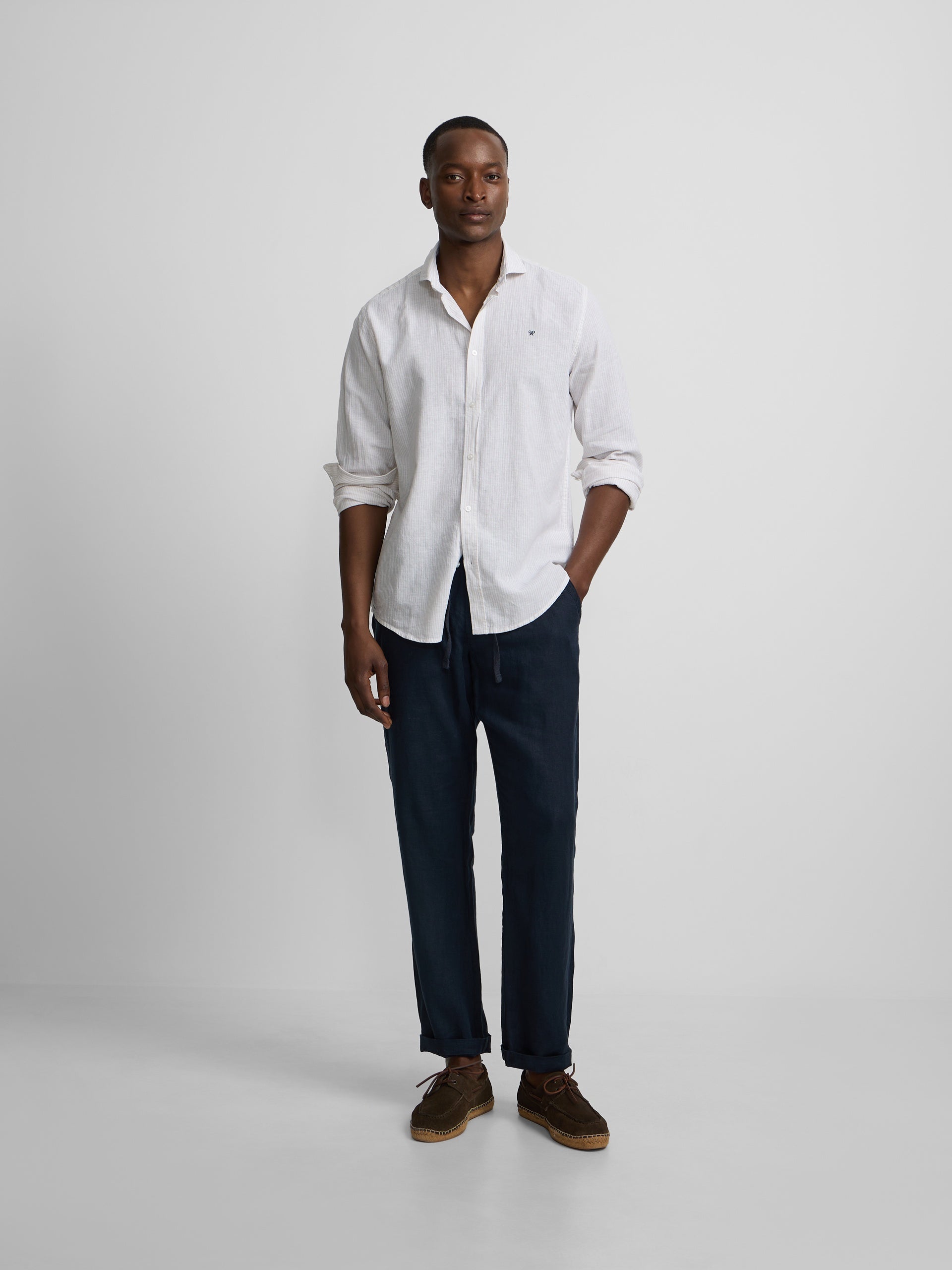 Chemise sport en lin à rayures beige