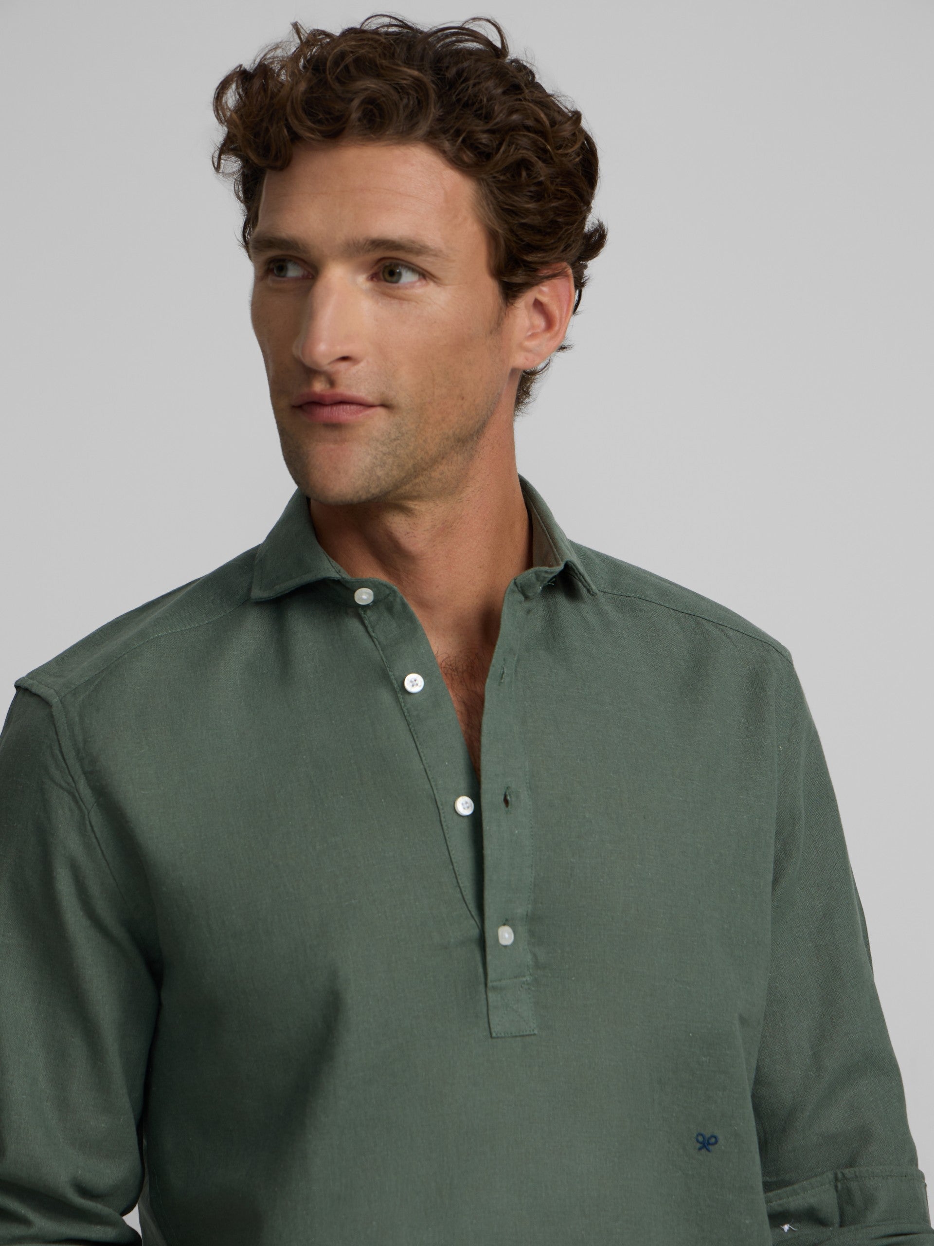 Polo sport en lin vert foncé