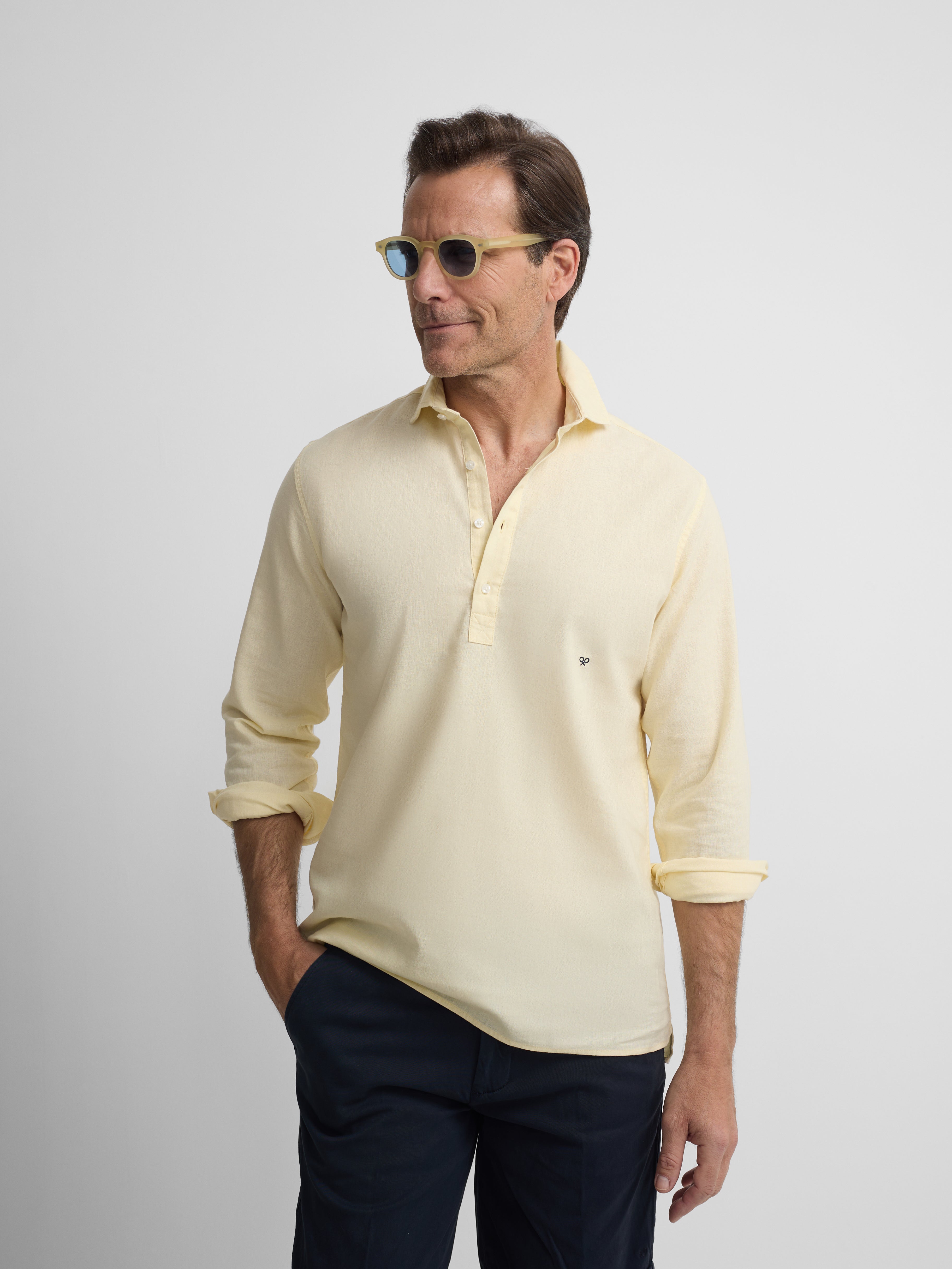 polo de sport en lin jaune