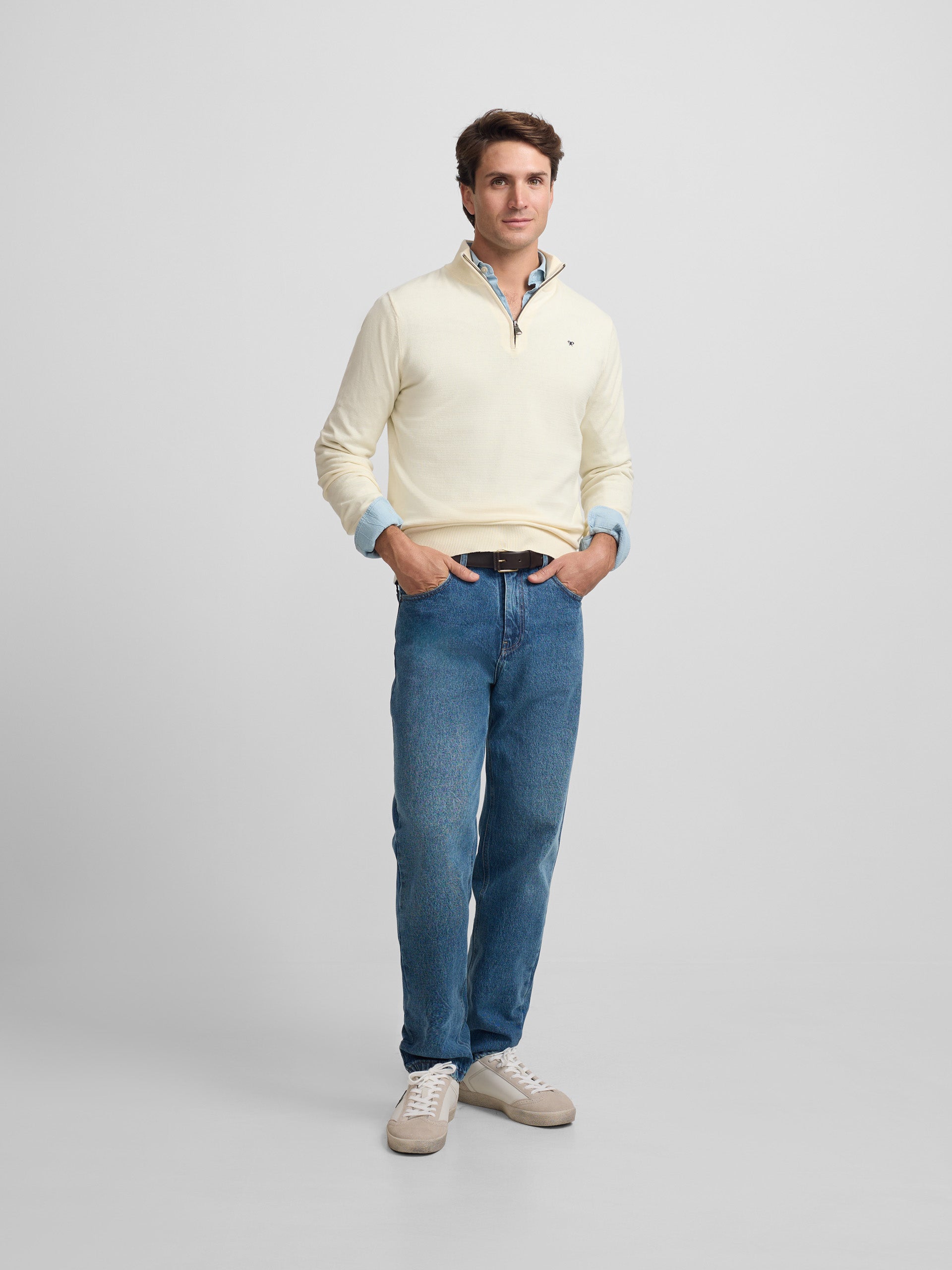 Camisola lisa com fecho de meio comprimento creme