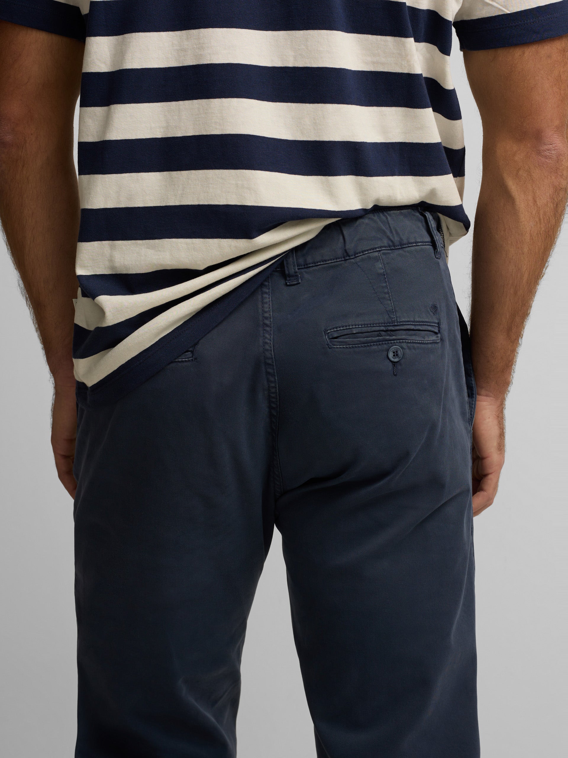 Pantalon sport jogger azul indigo
