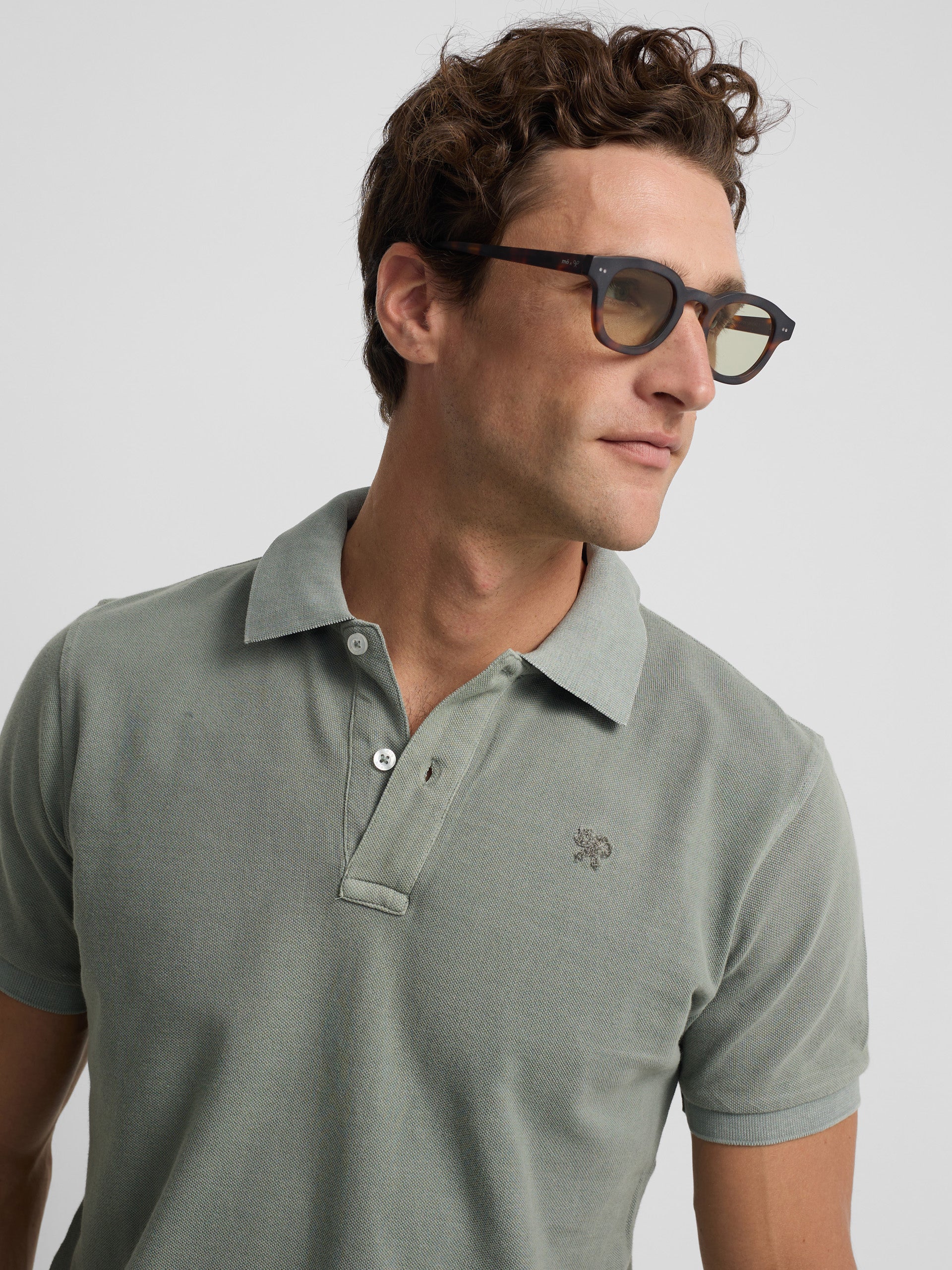 Polo clasico garment dye verde medio