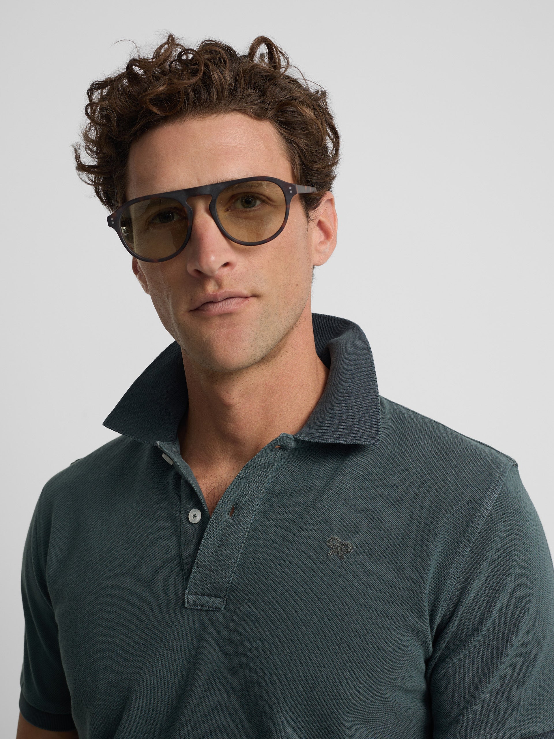 Polo clasico garment dye verde oscuro