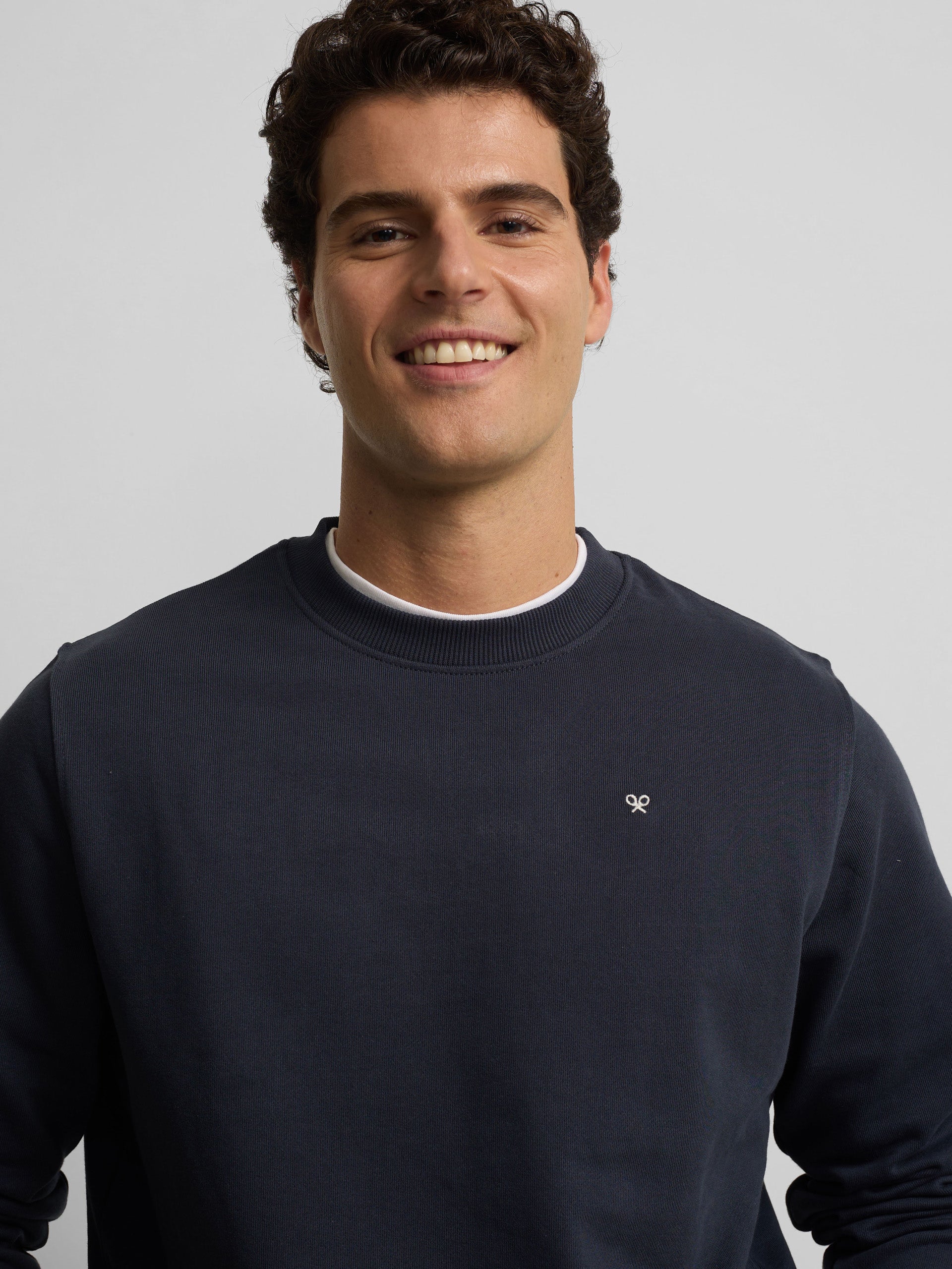 Sudadera slbn bordados azul marino