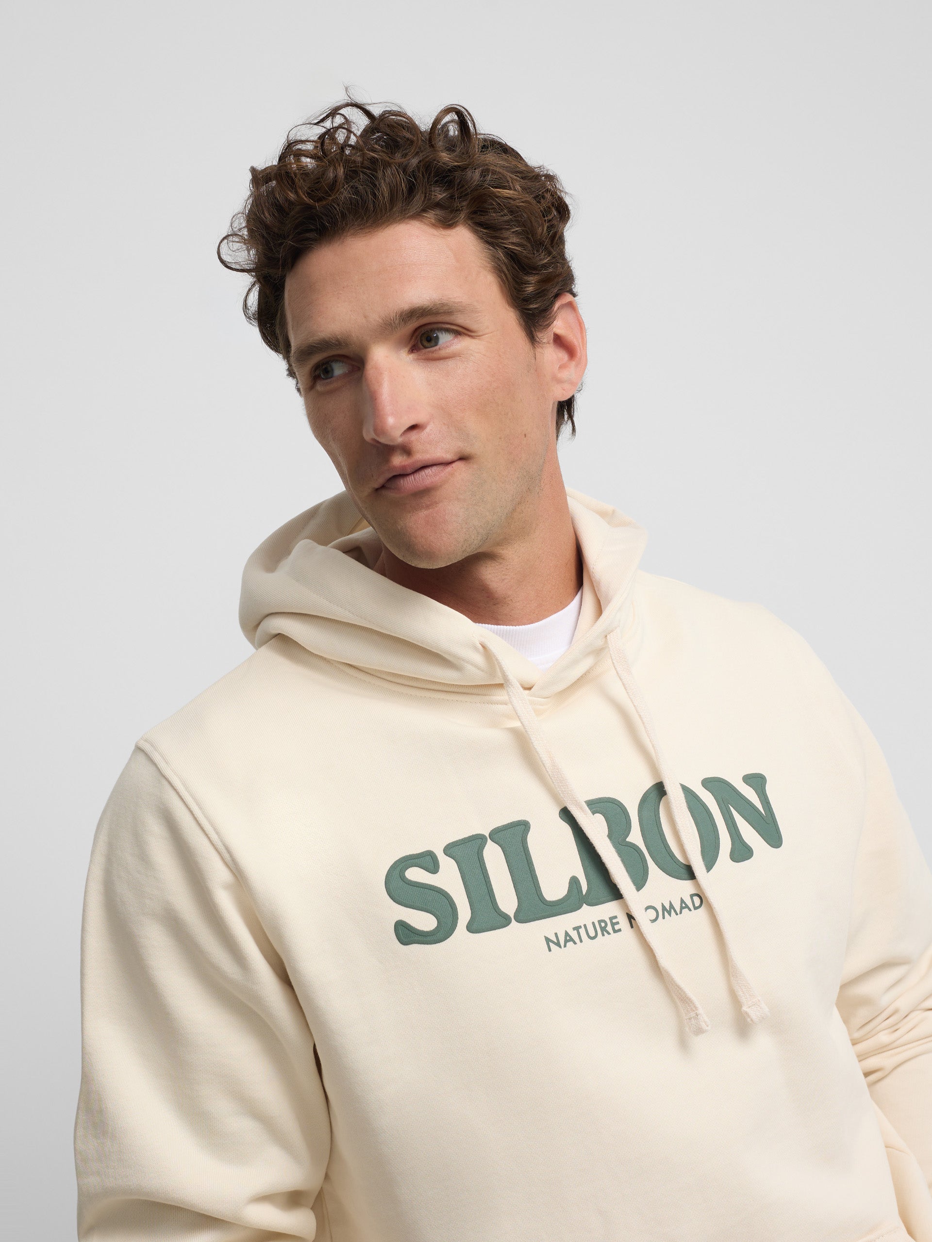 Sudadera capucha nomad crema