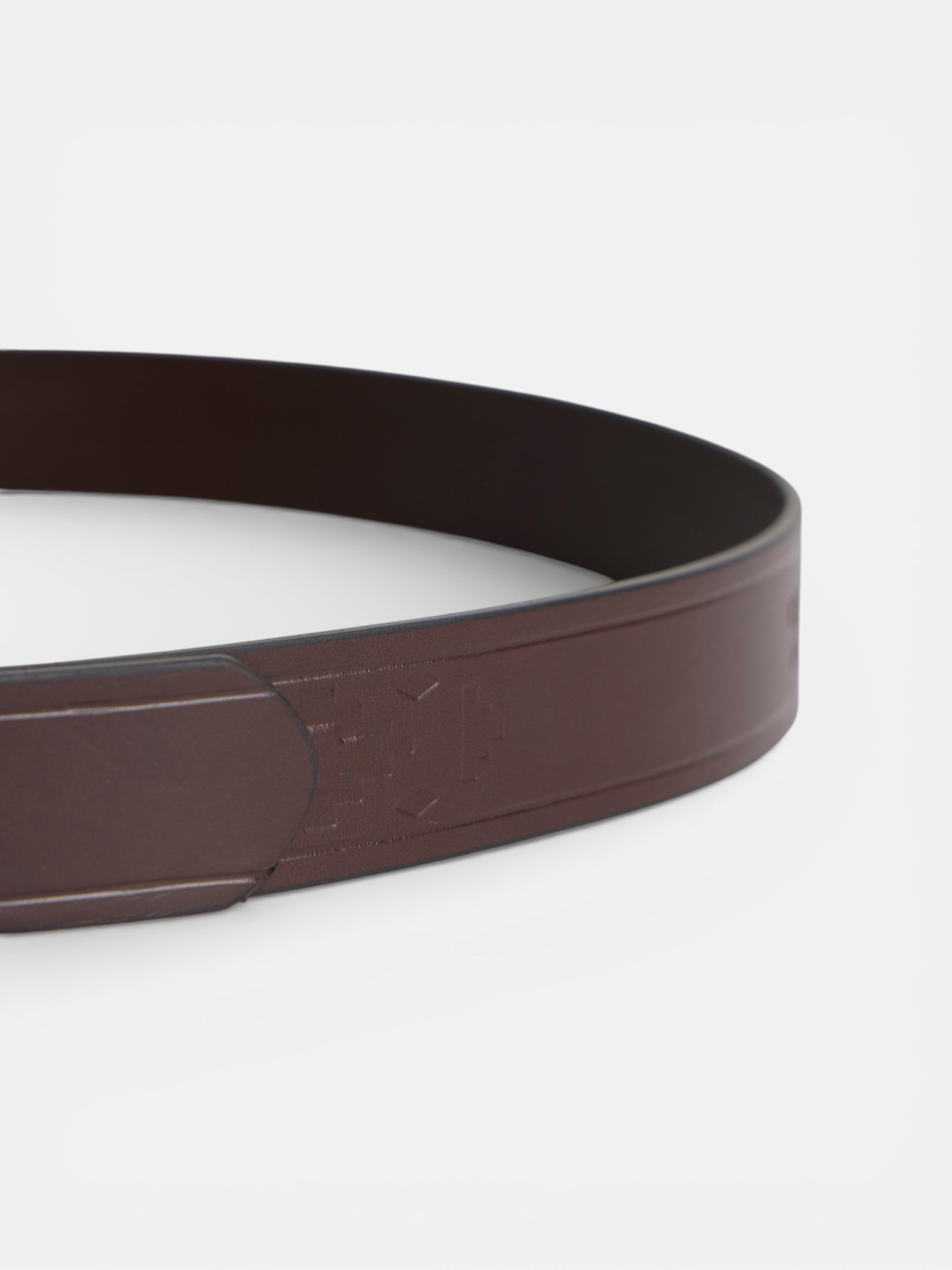 Cinturon piel grabados etnicos