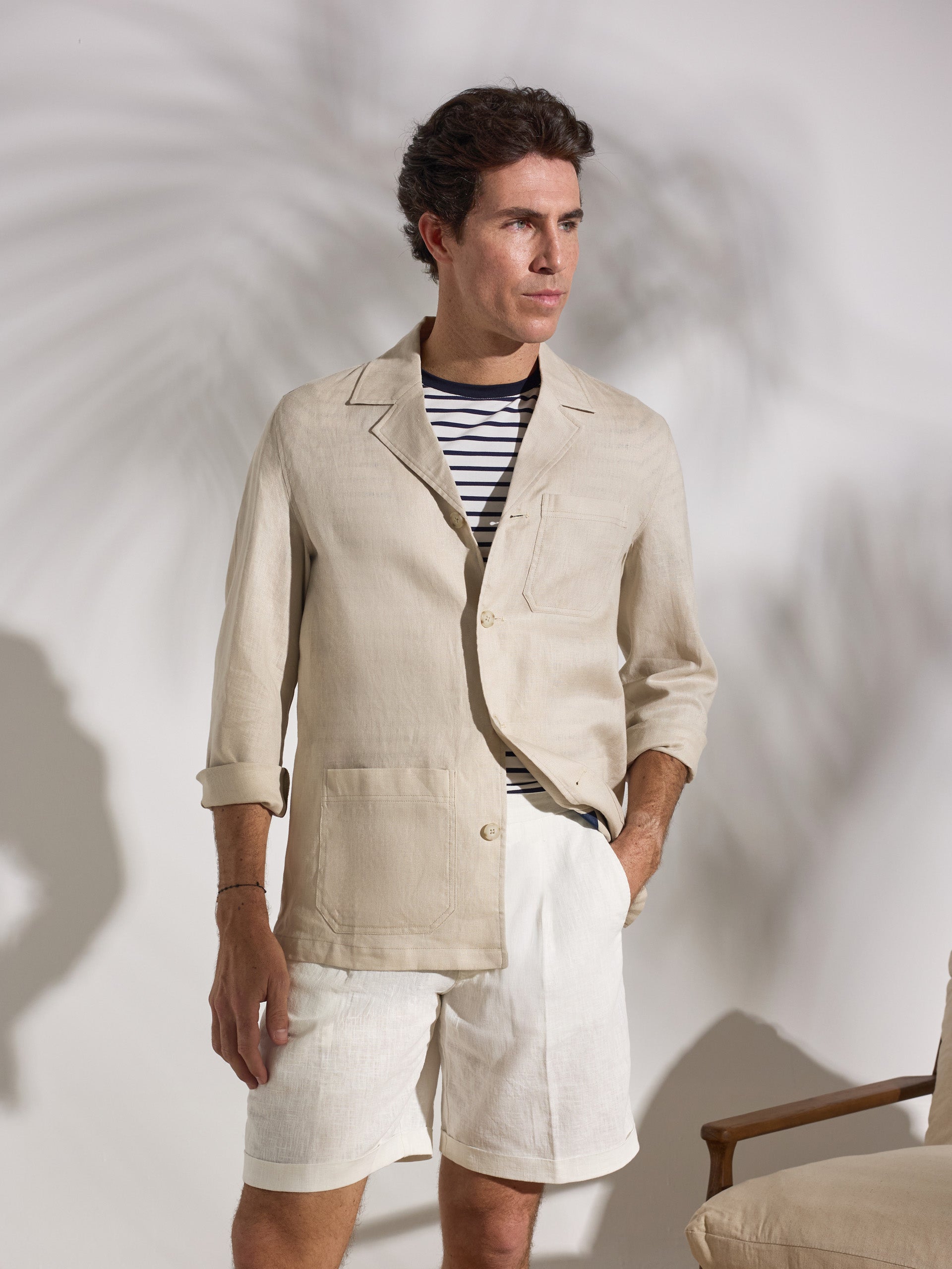 Unique linen overshirt with beige pockets