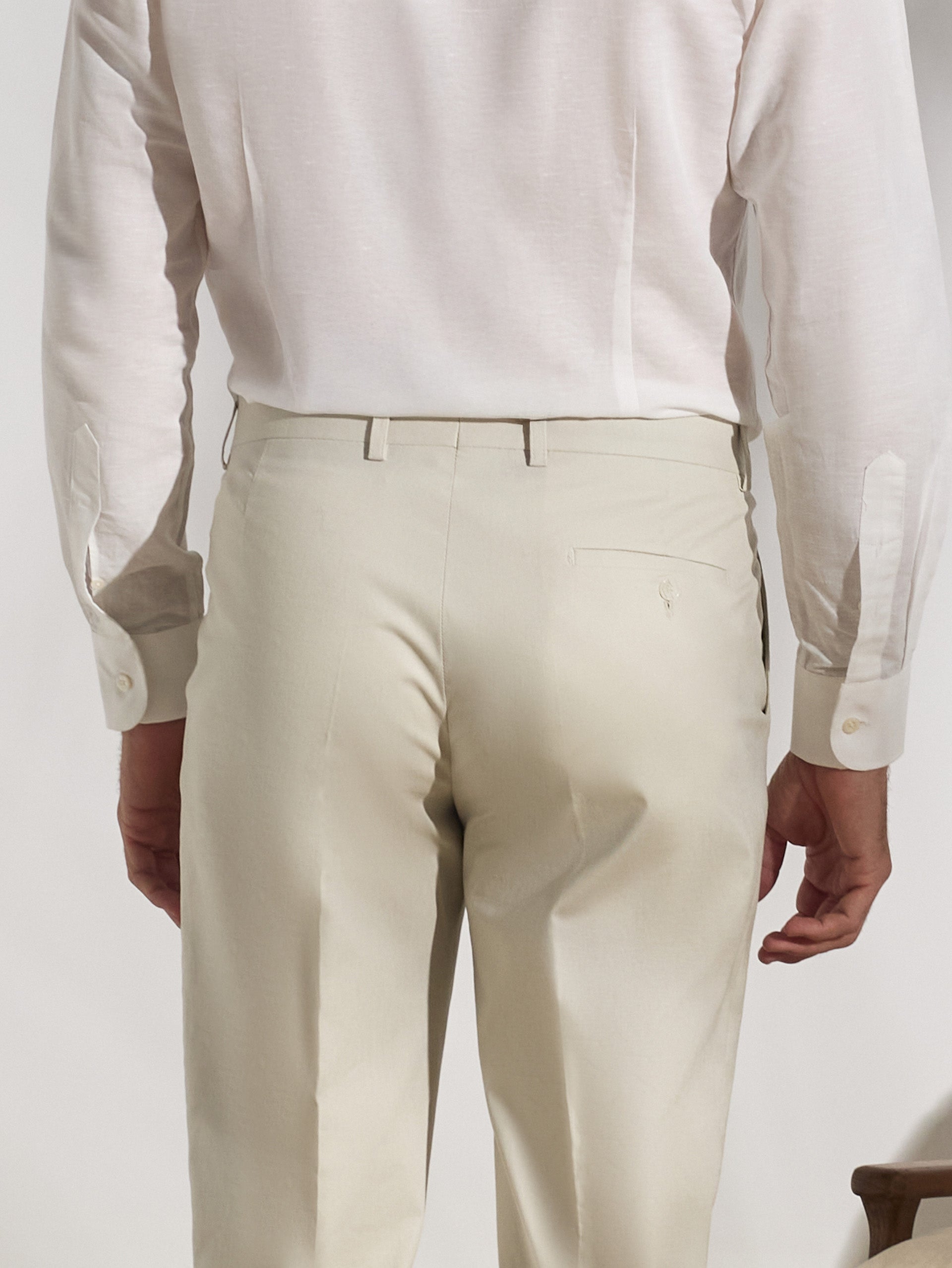 Pantalon de costume en lin unique couleur pierre