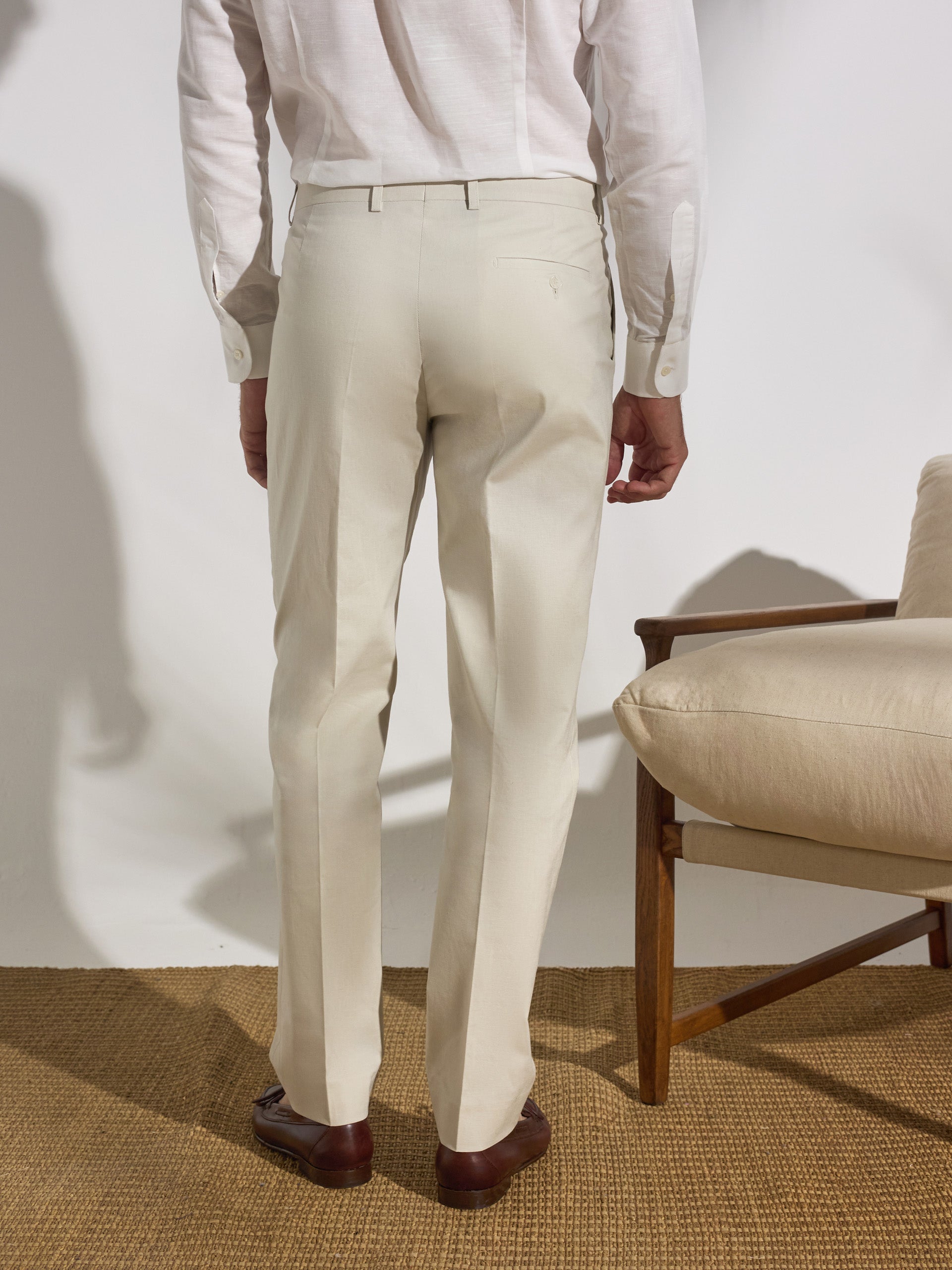 Pantalon de costume en lin unique couleur pierre