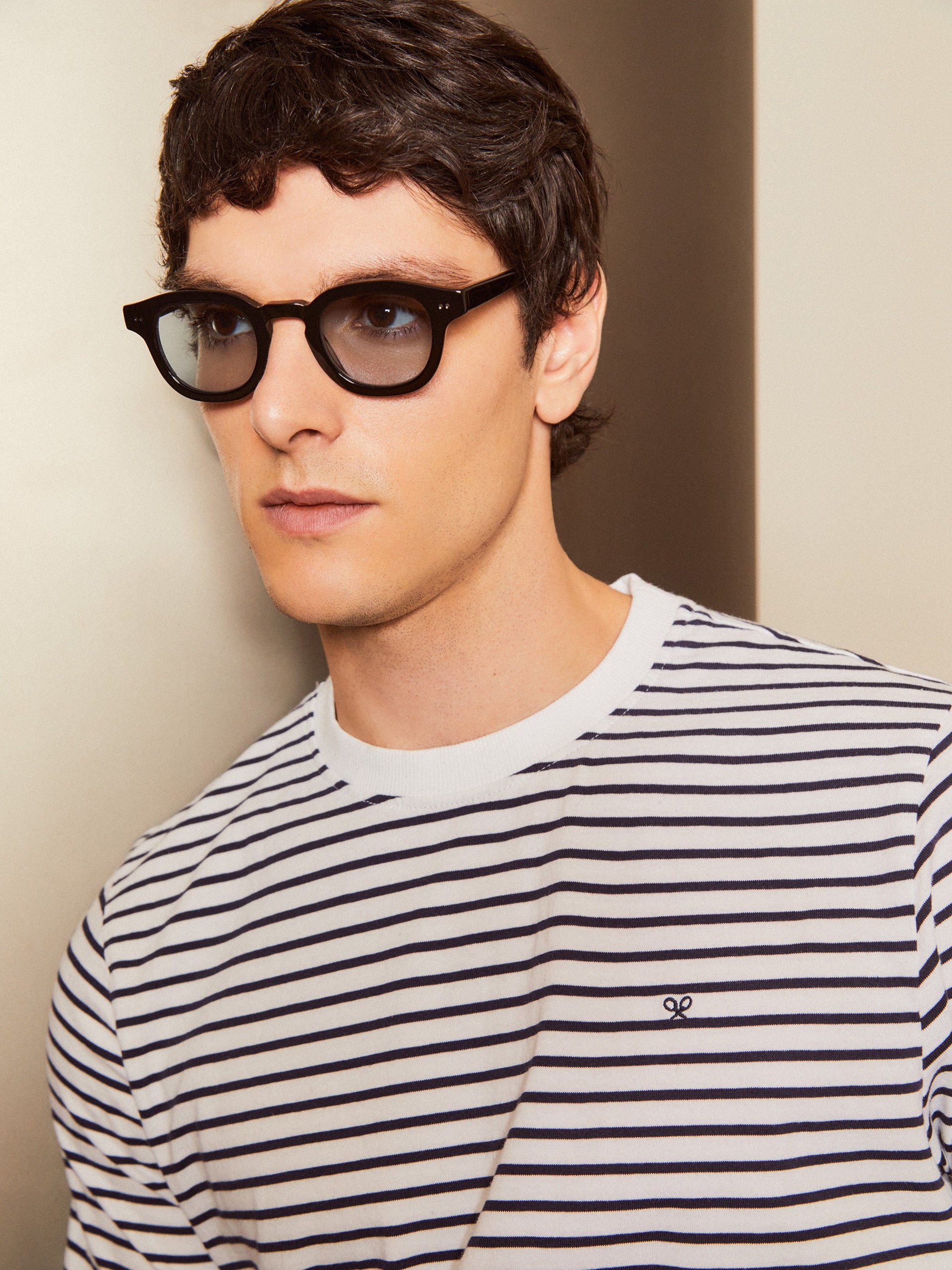 MOxSILBON Caspian Black Sunglasses