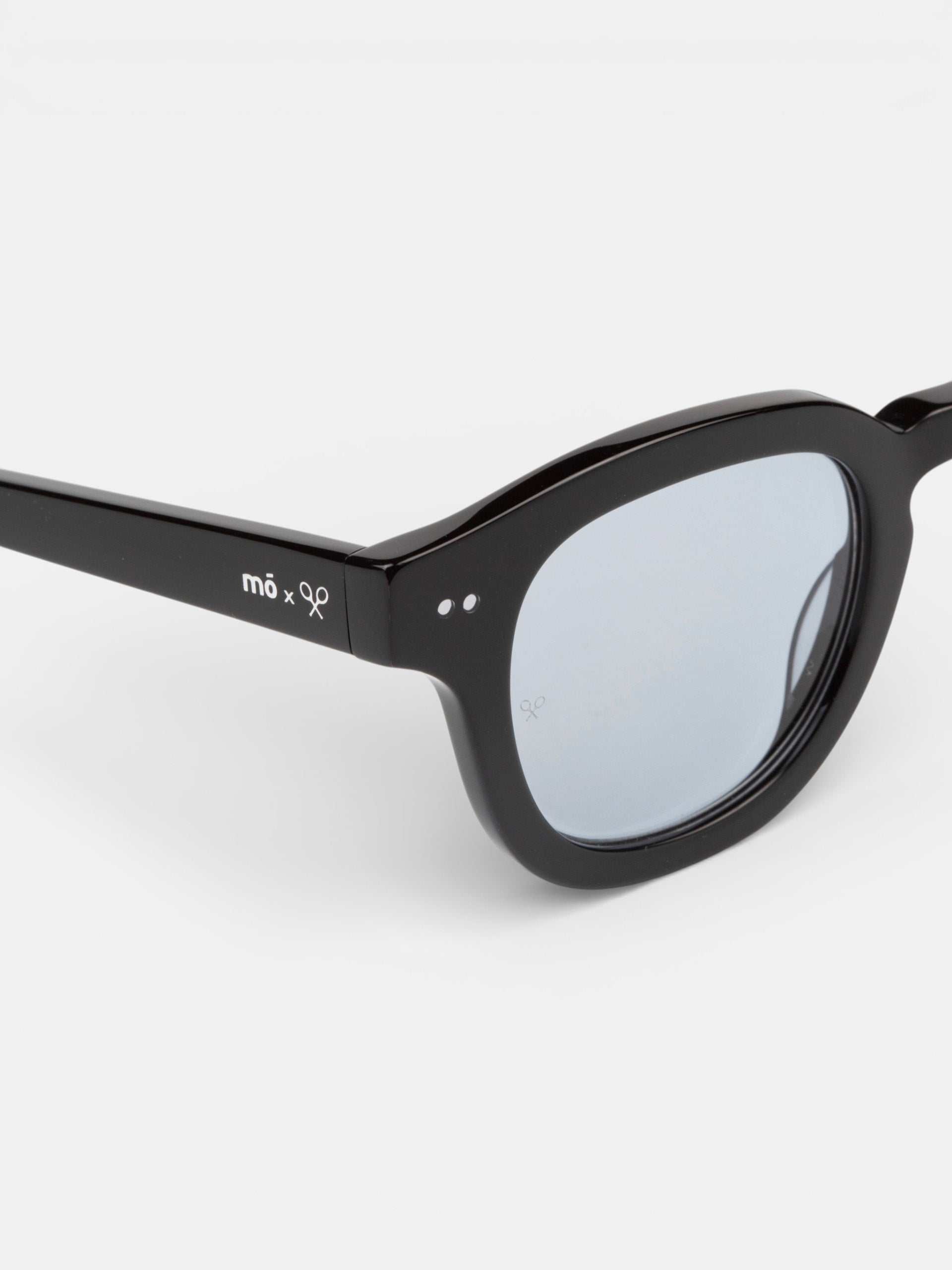 MOxSILBON Caspian Black Sunglasses