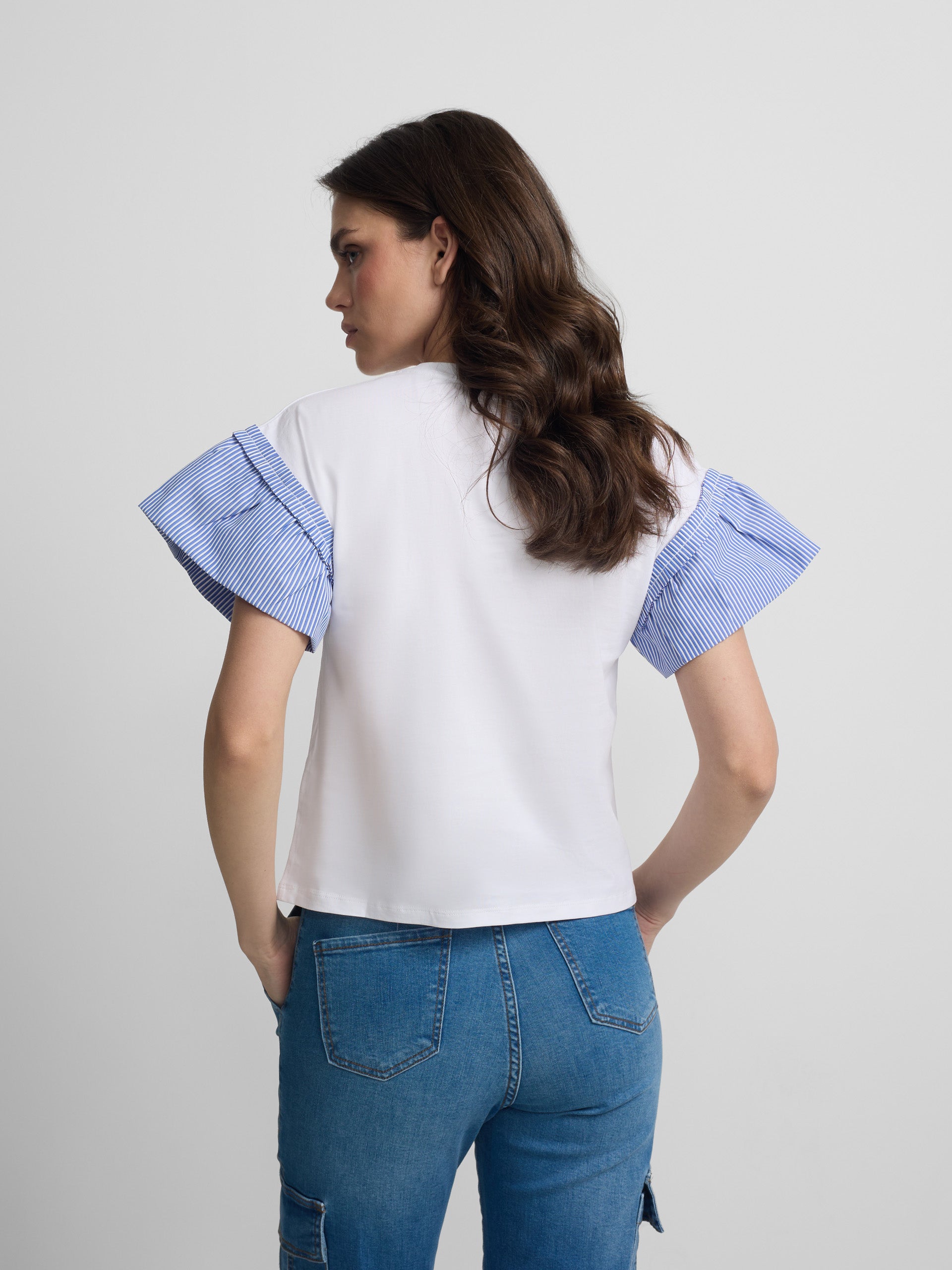 Camiseta mulher com folhos em popelina às riscas branca