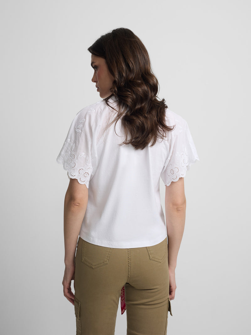 T-shirt femme à volants brodés blanche