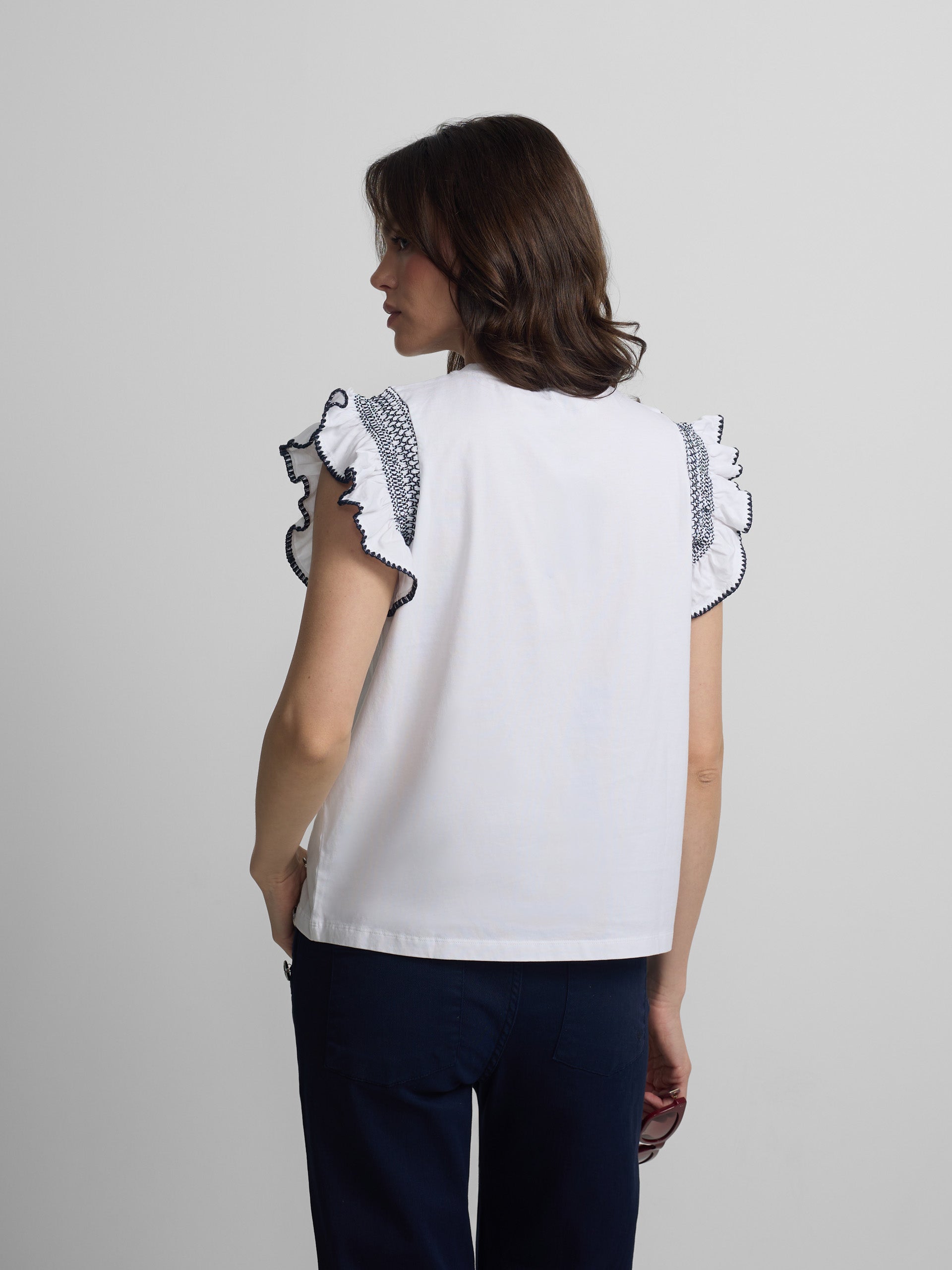 Camisola mulher com folhos e ombreiras branca