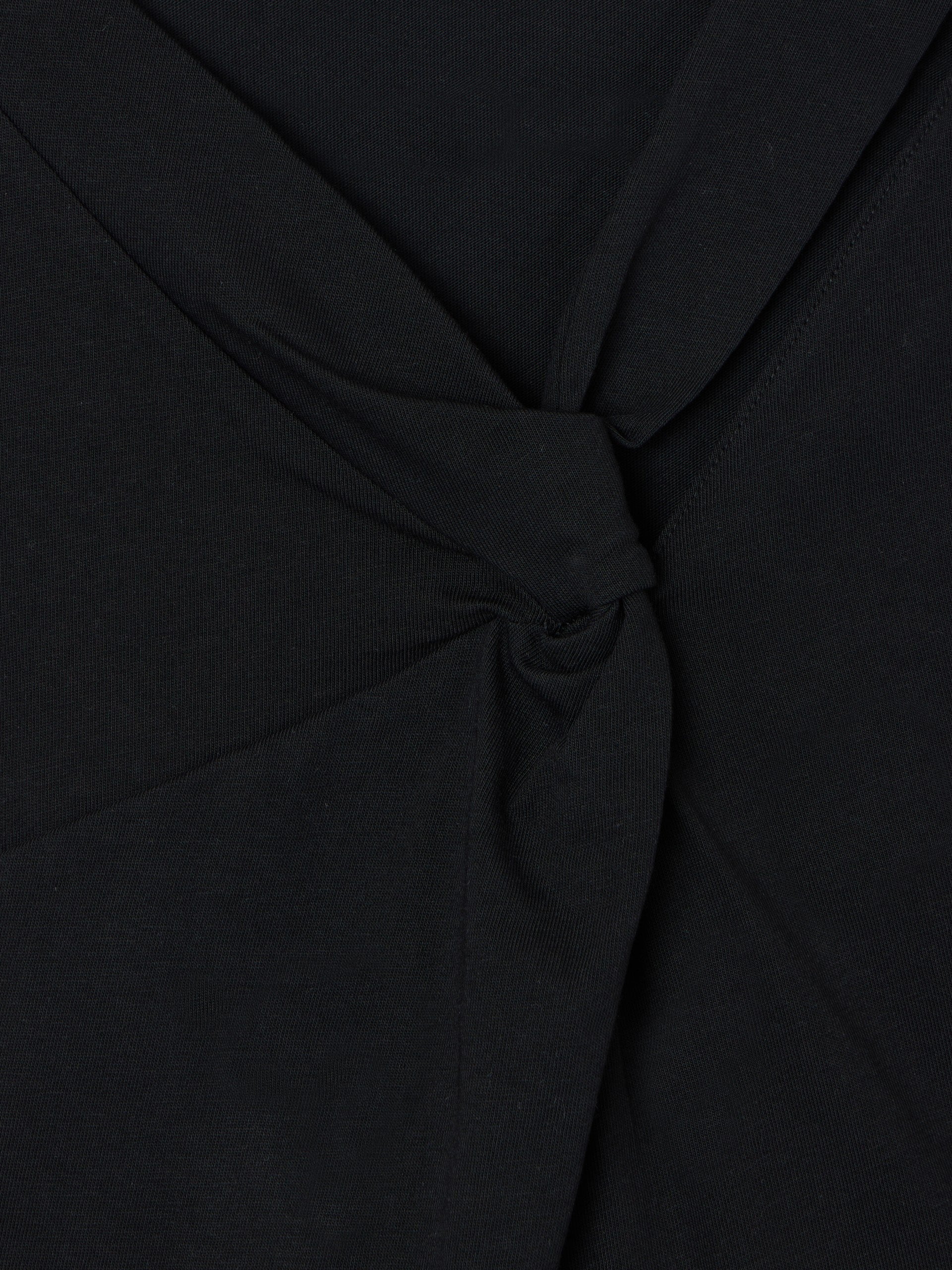 T-shirt mulher nó preta