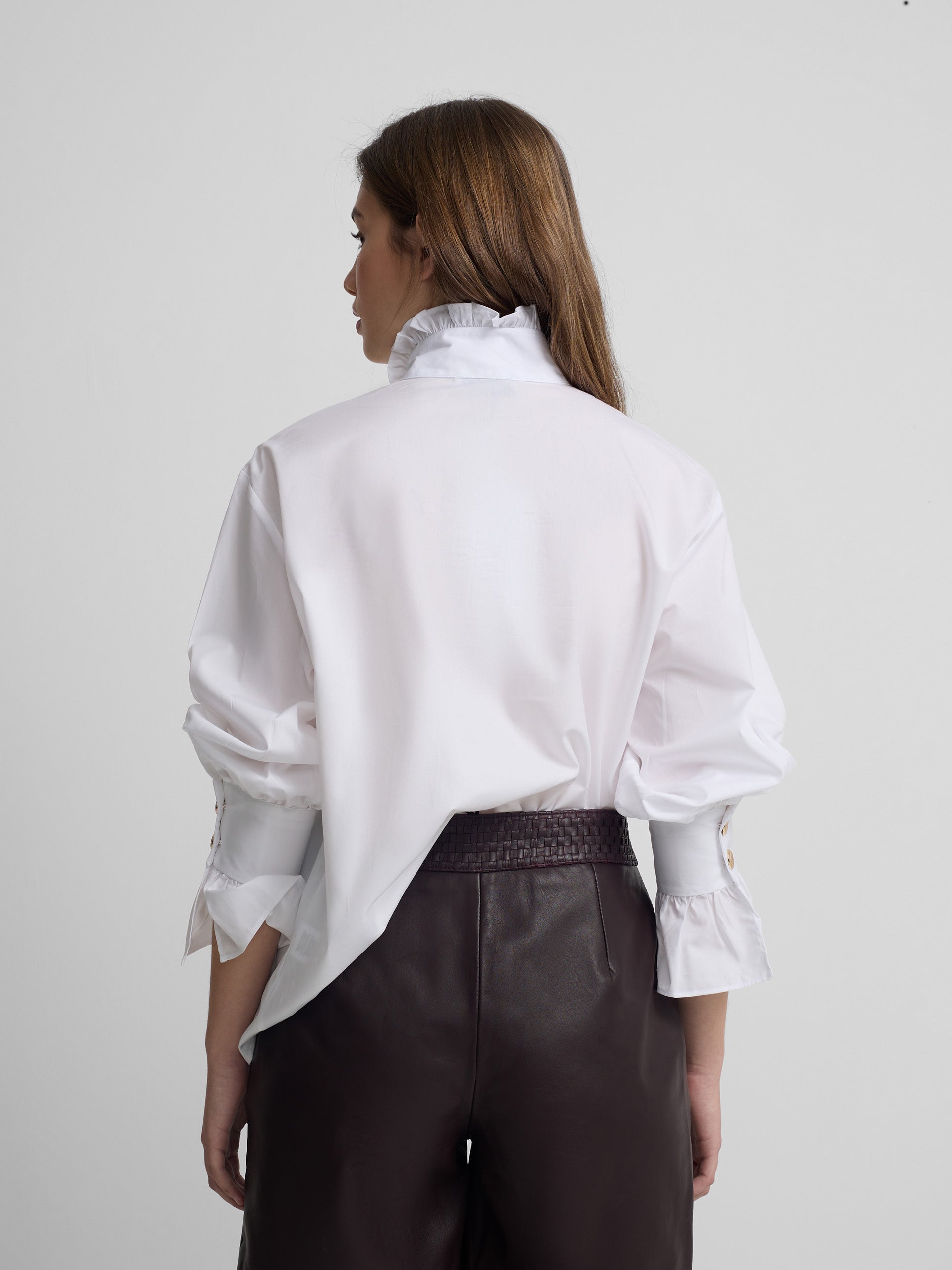 Camisa detalle puño blanca