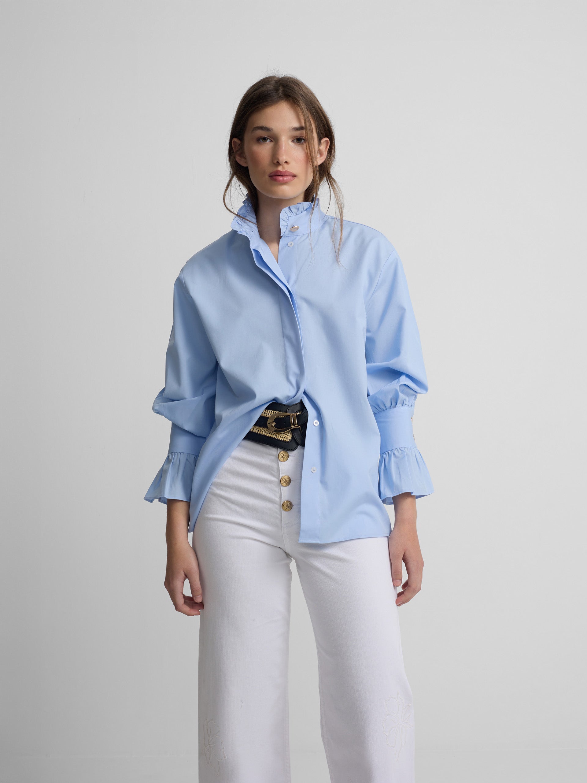 Camisa detalle puño celeste