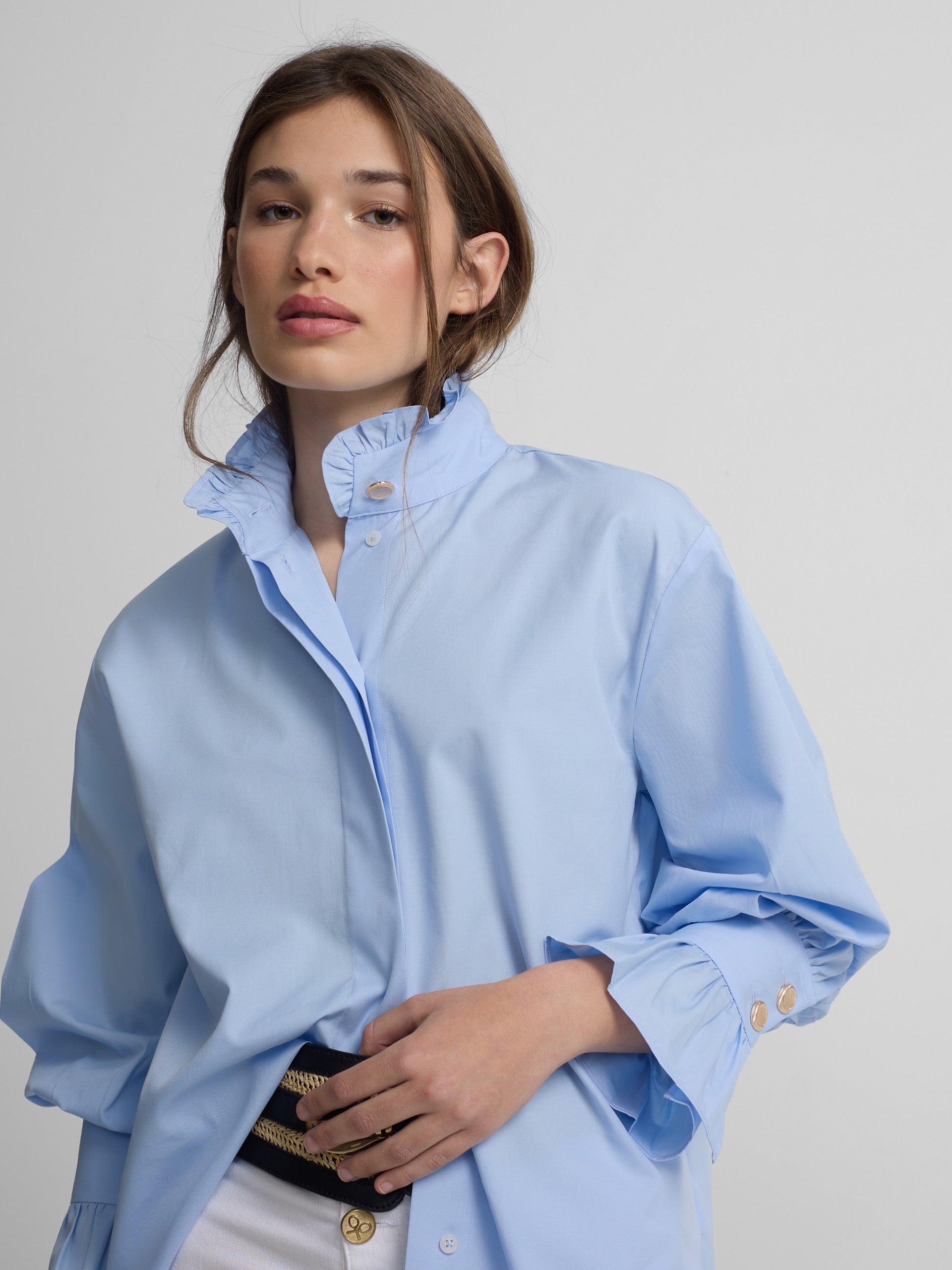 Camisa detalle puño celeste