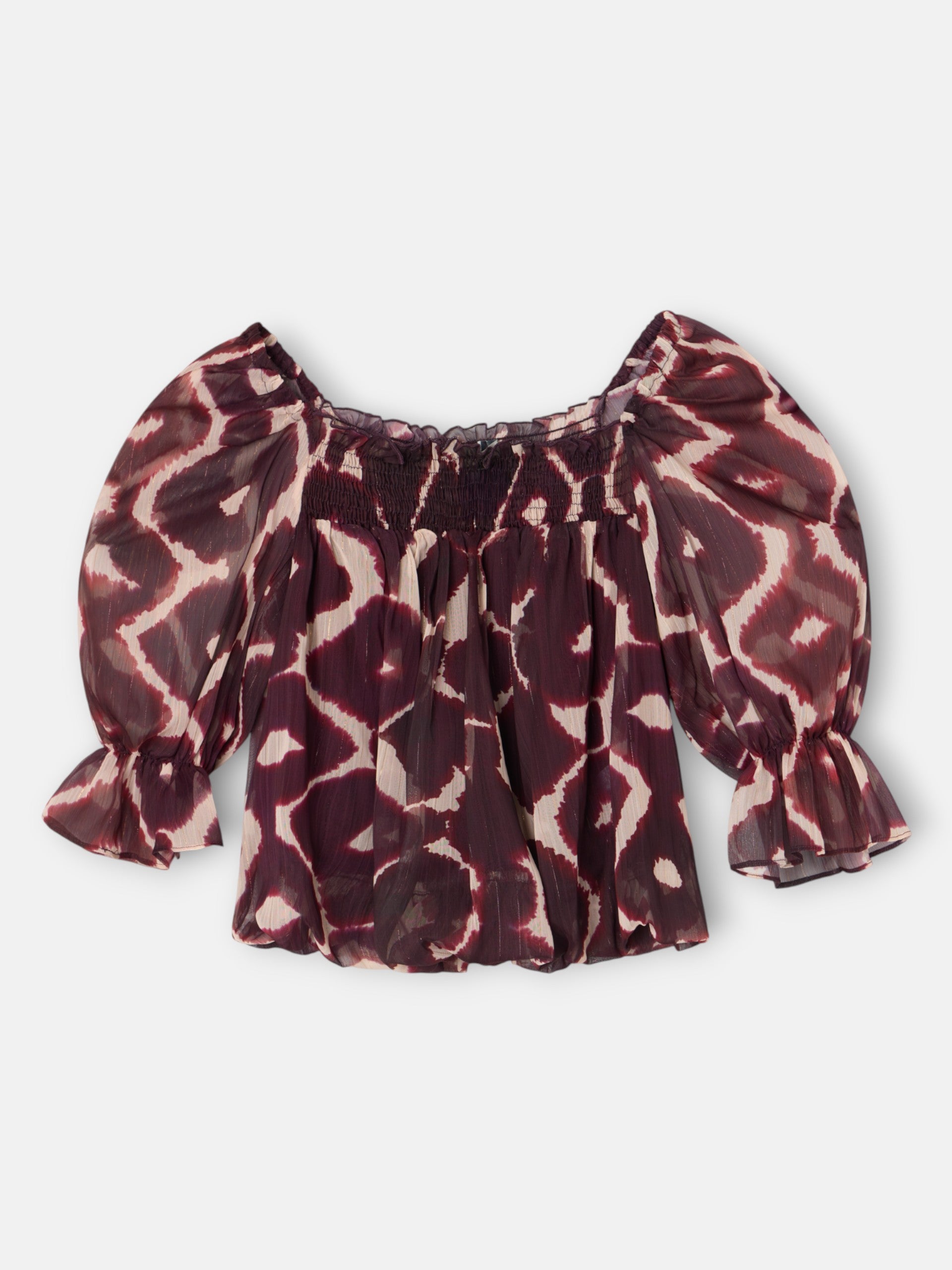 Blusa franzida estampada em tons de castanho