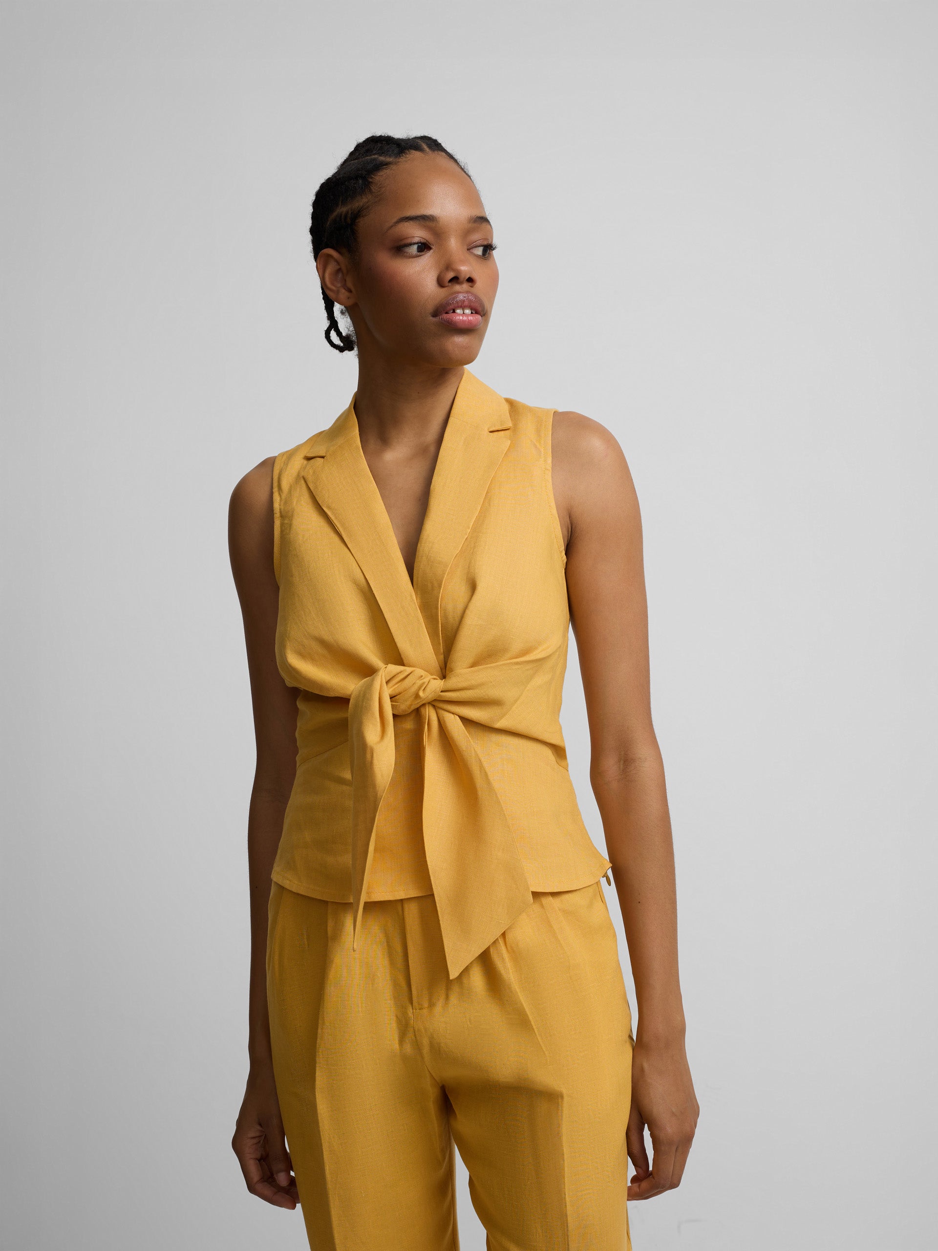 Top abas linho amarelo