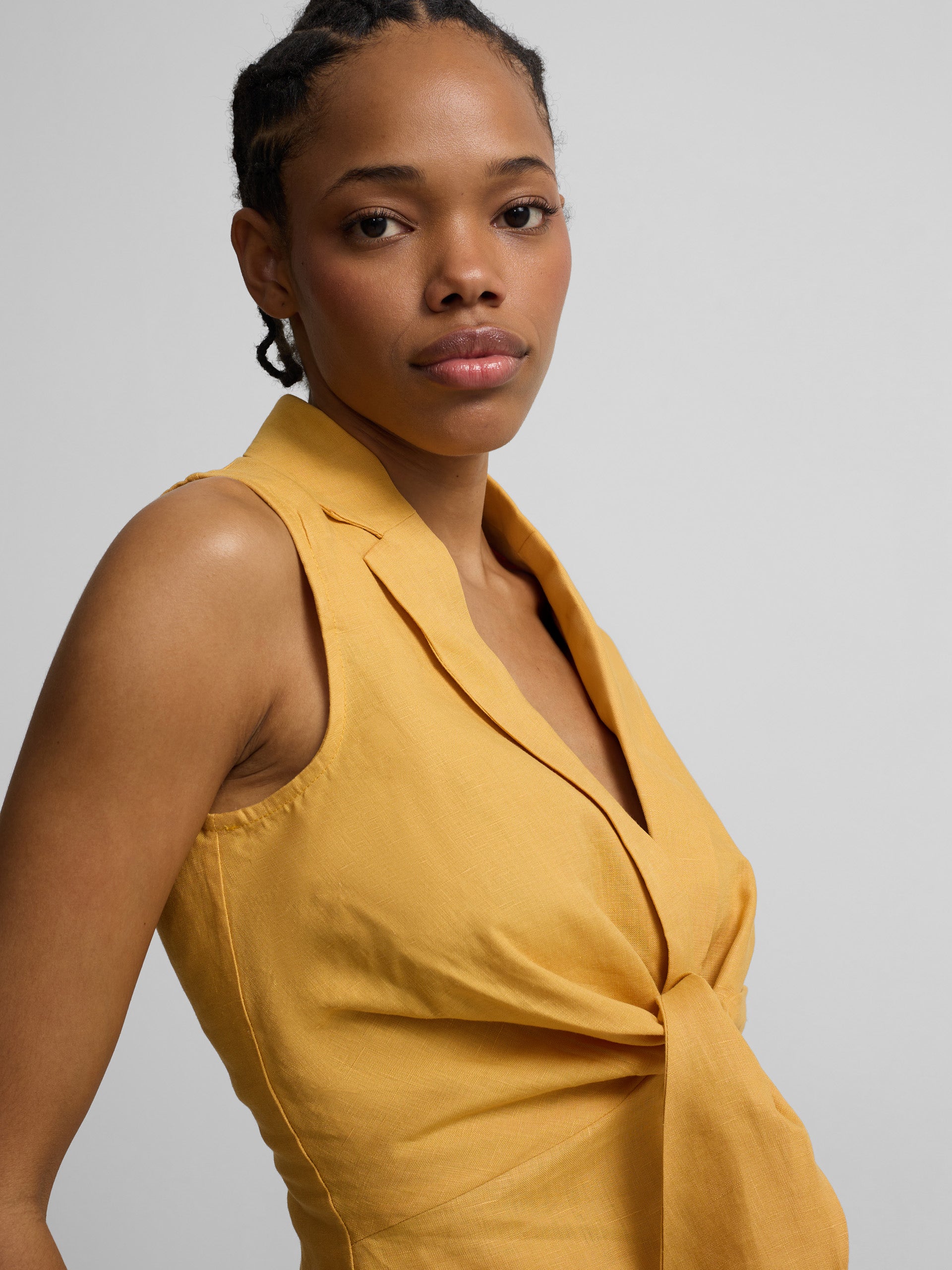 Top abas linho amarelo